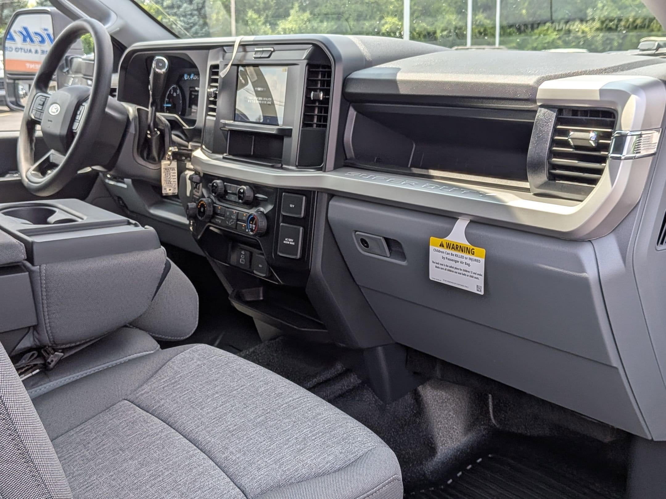 2025 FORD F-250 - Image 26