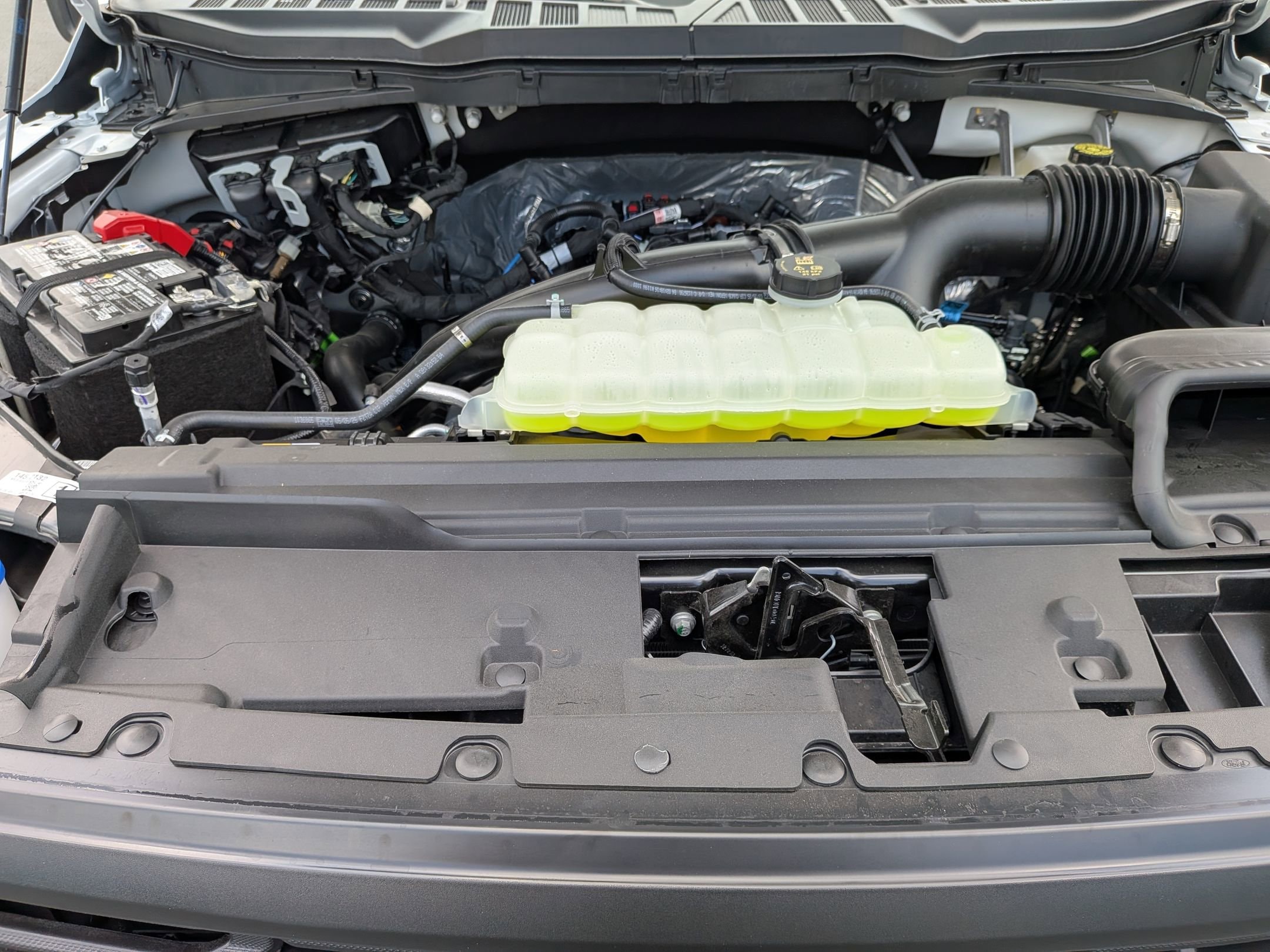 2025 FORD F-150 - Image 24