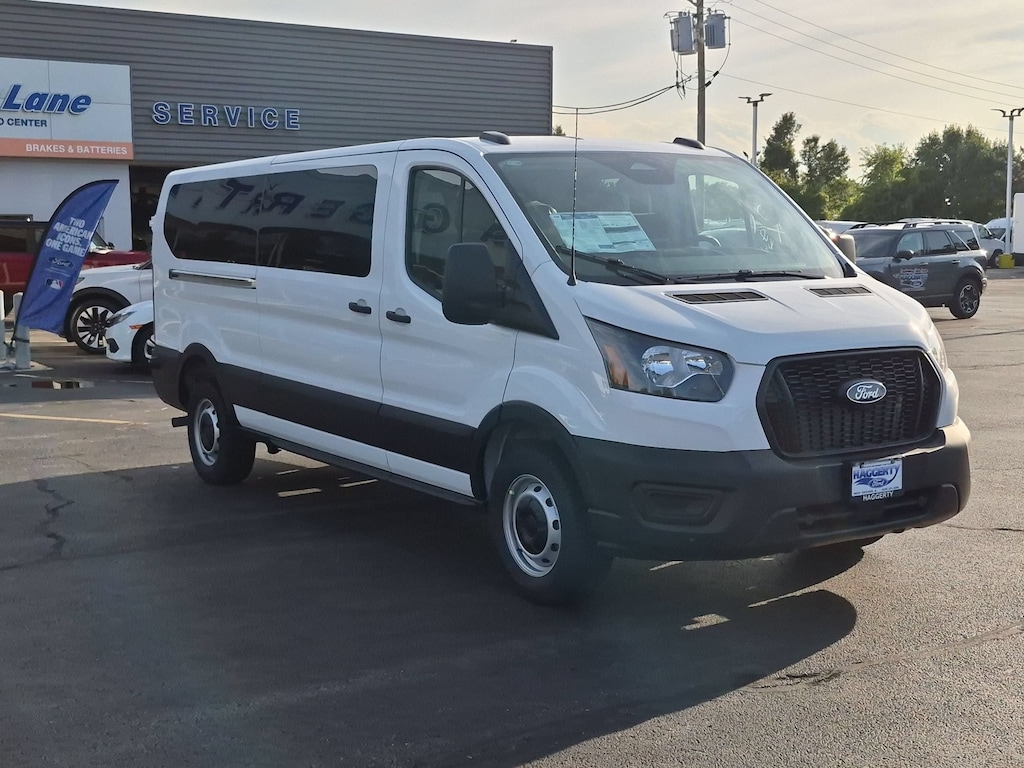 New 2026 Ford Transit Passenger Wagon T-350 148 Low Roof XL RWD T-350 148 Low Roof XL RWD