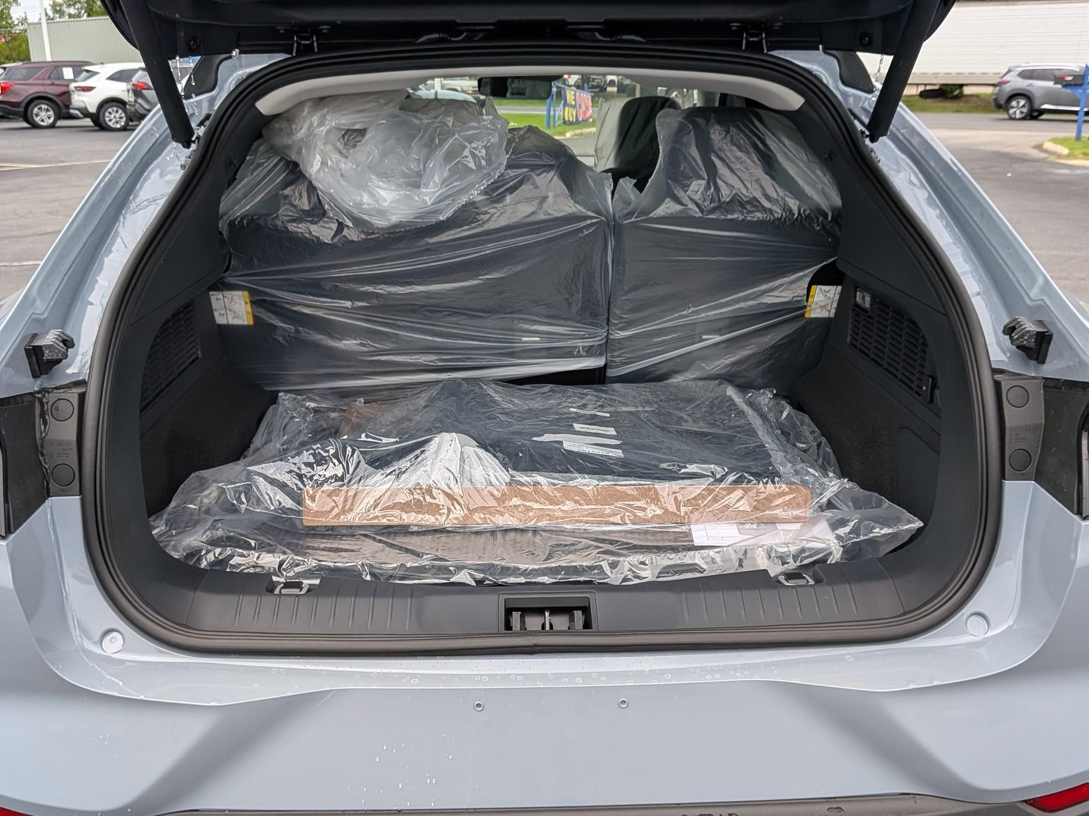 2025 FORD MUSTANG MACH-E - Image 25