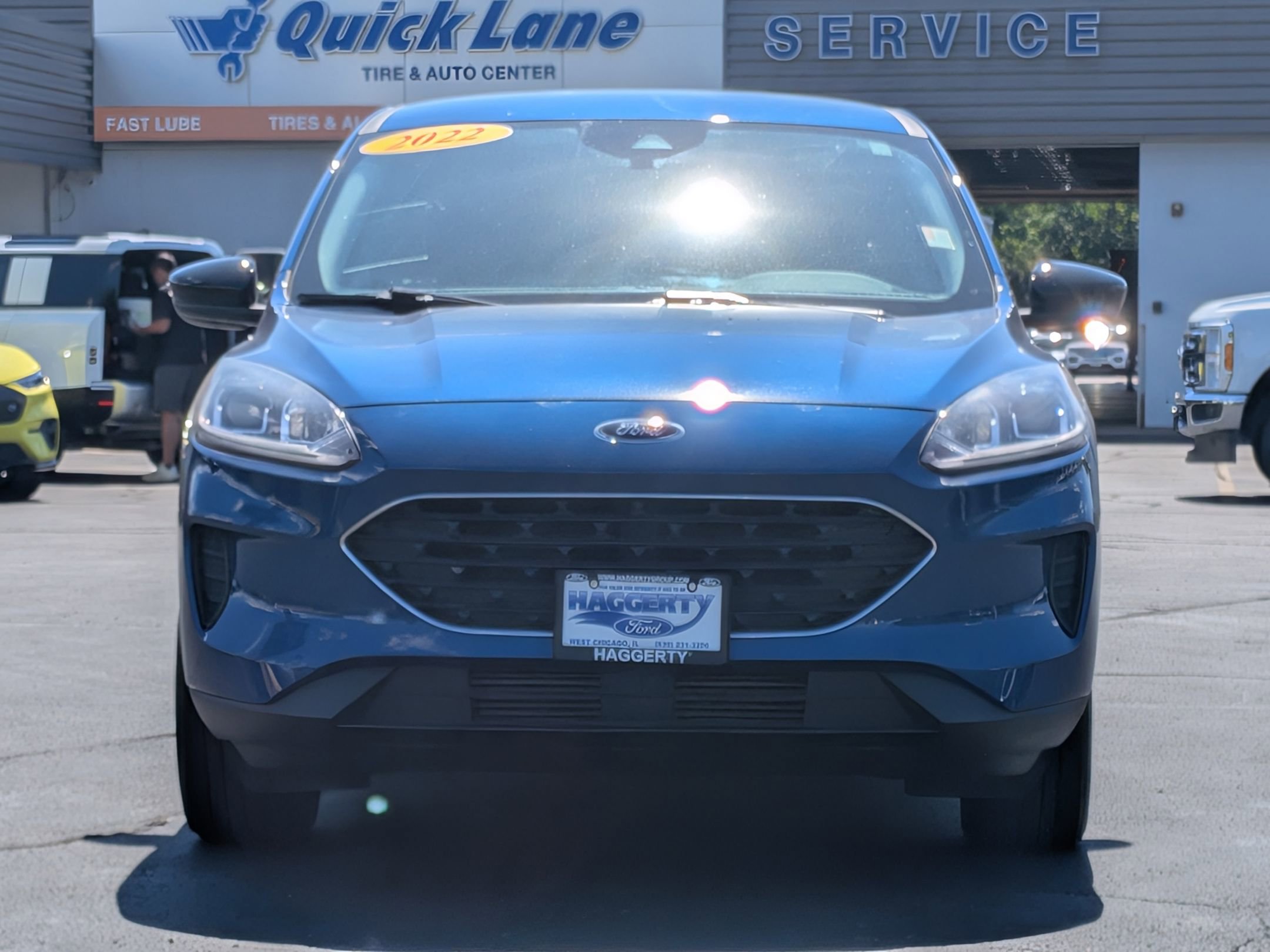 2022 Ford Escape SE photo 2