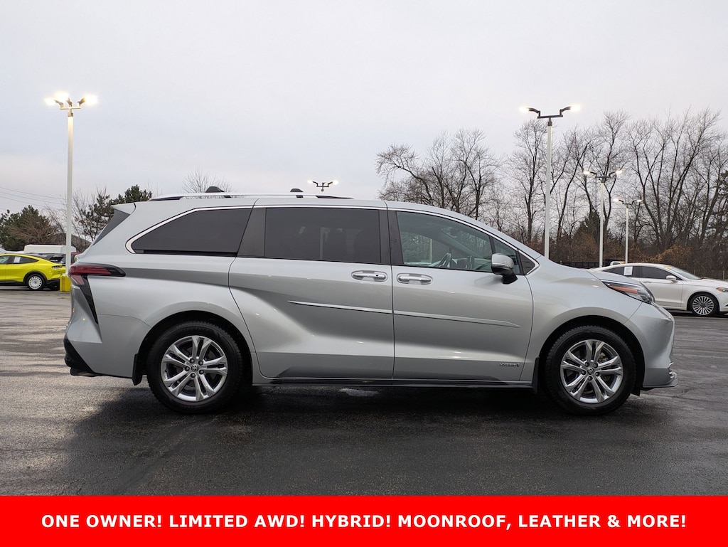 Used 2021 Toyota Sienna Platinum AWD 7-Passenger Mini-van, Passenger