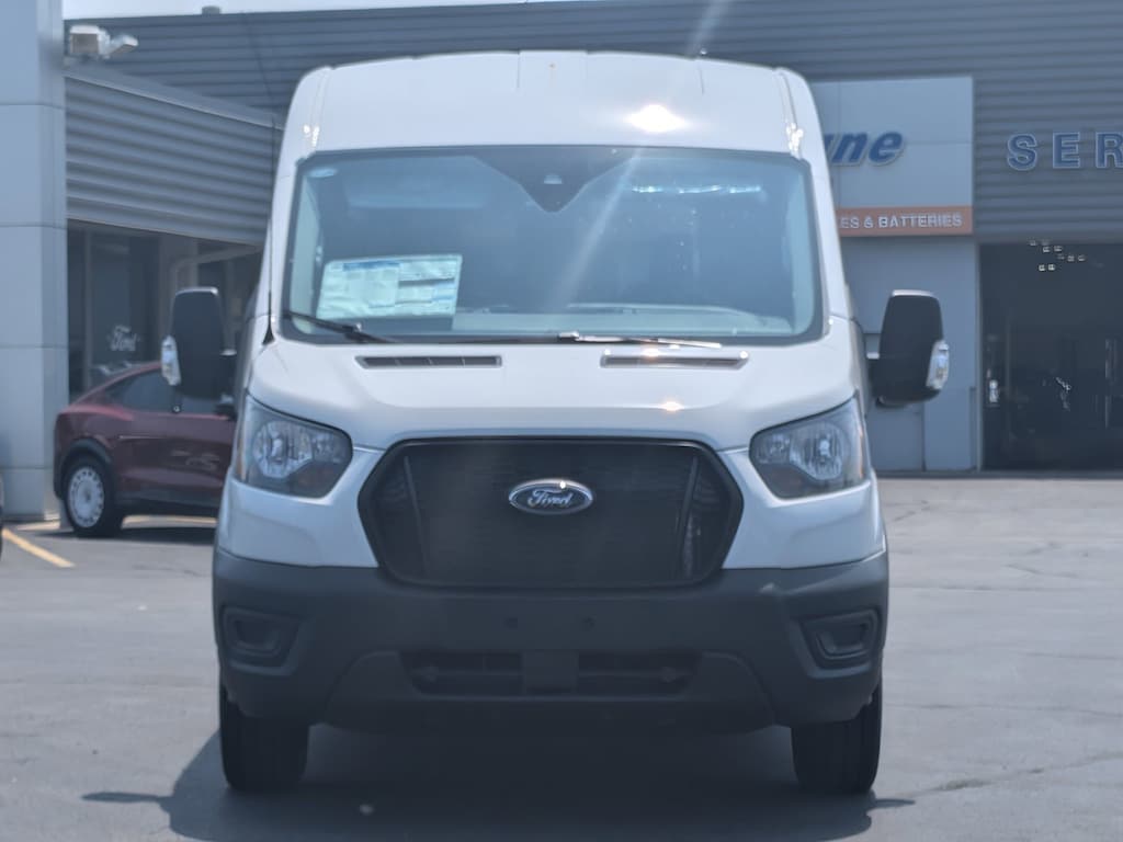 New 2025 Ford Transit Passenger Wagon T-350 148 Med Roof XL RWD T-350 148 Med Roof XL RWD