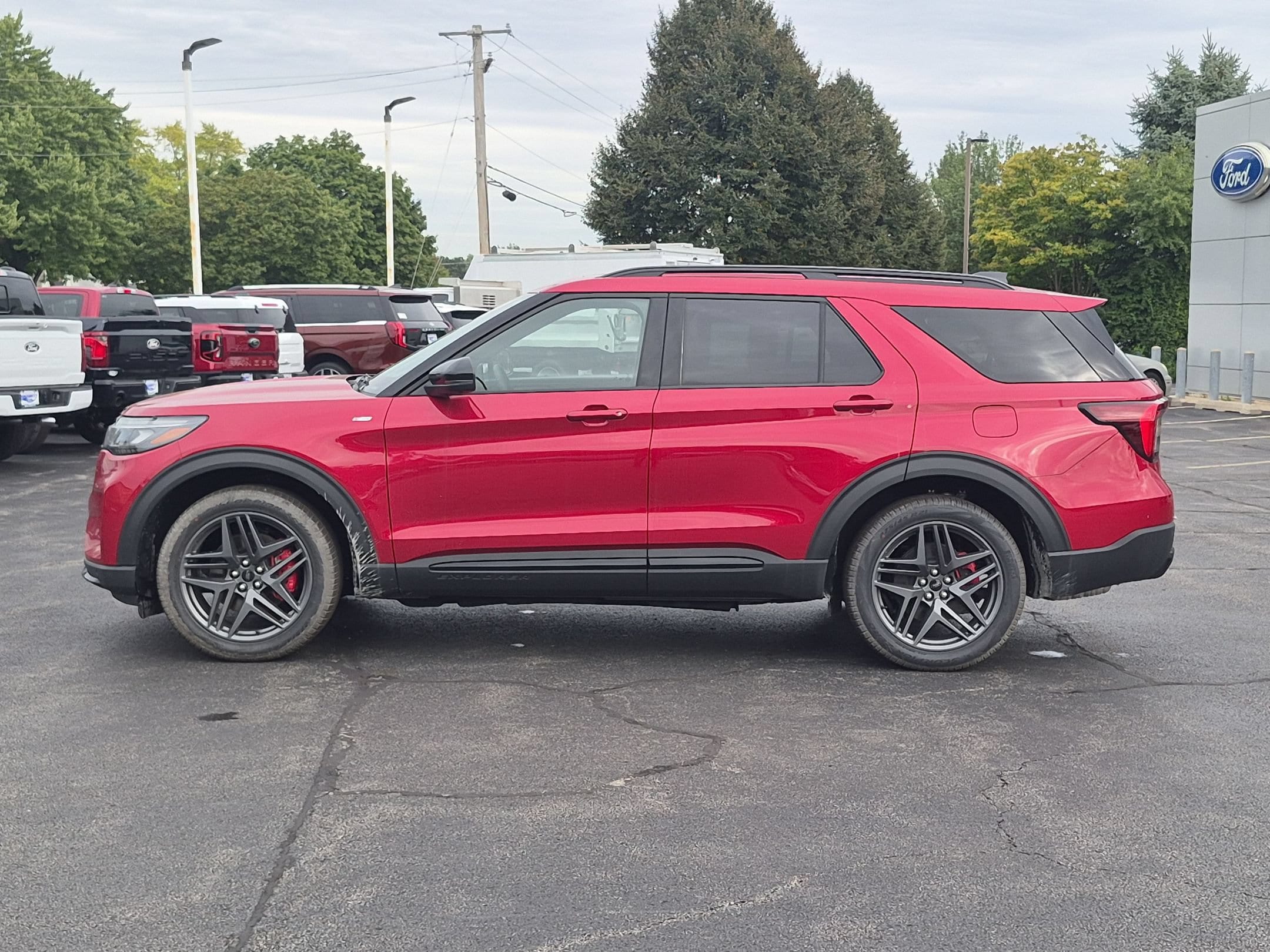 2026 Ford Explorer ST-Line - Photo 8