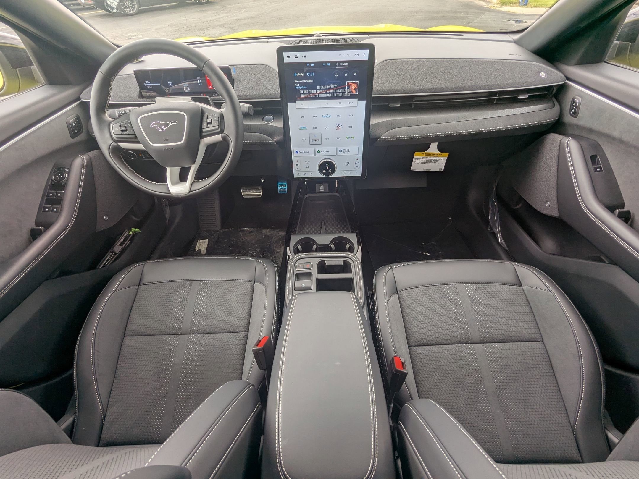 2025 FORD MUSTANG MACH-E - Image 25