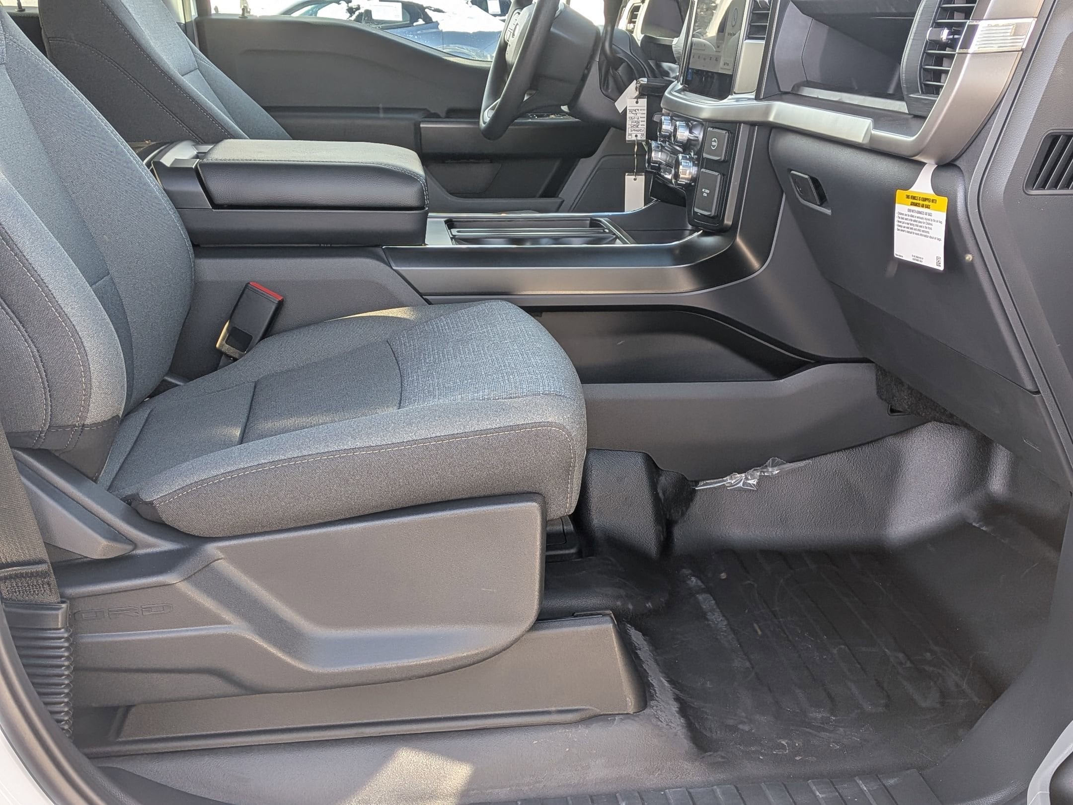 2025 FORD F-150 - Image 23