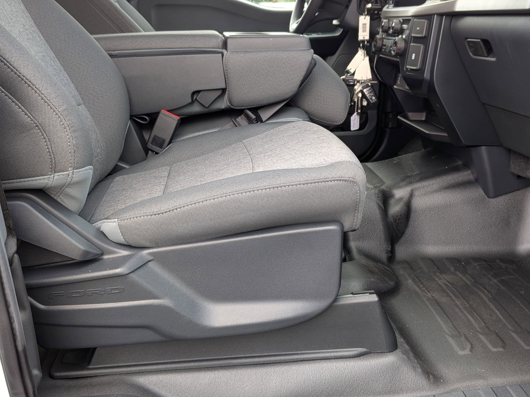 2025 FORD F-150 - Image 21