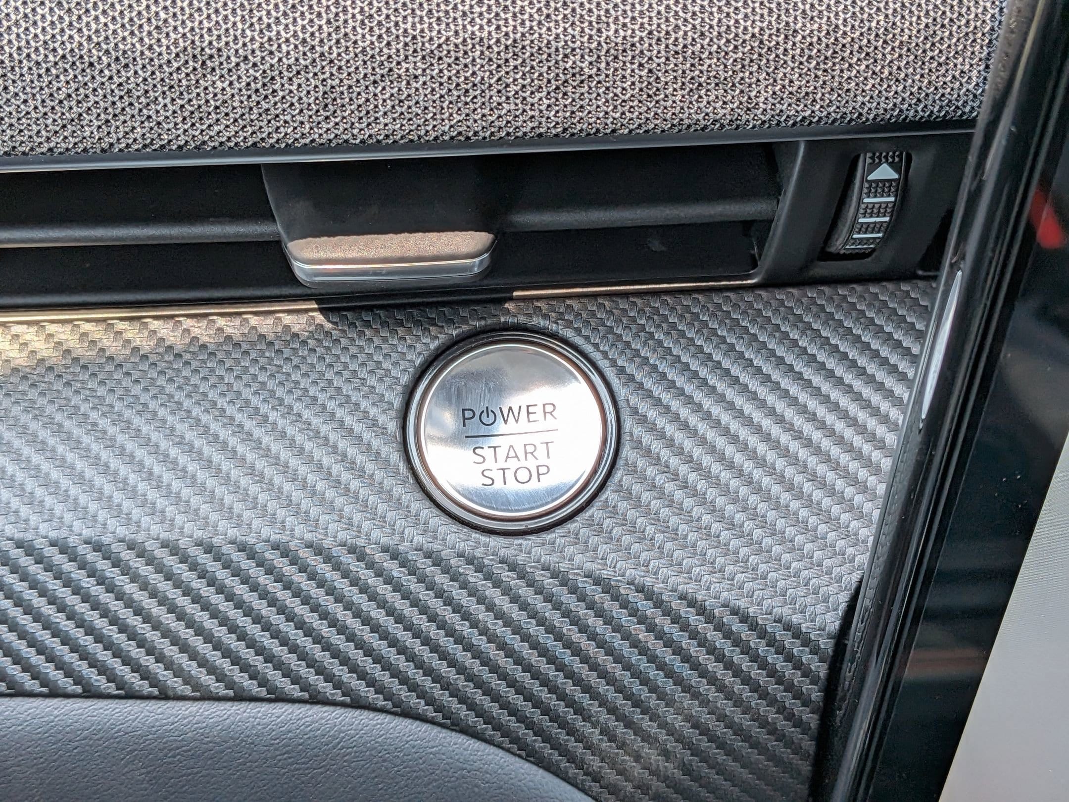 2025 FORD MUSTANG MACH-E - Image 15