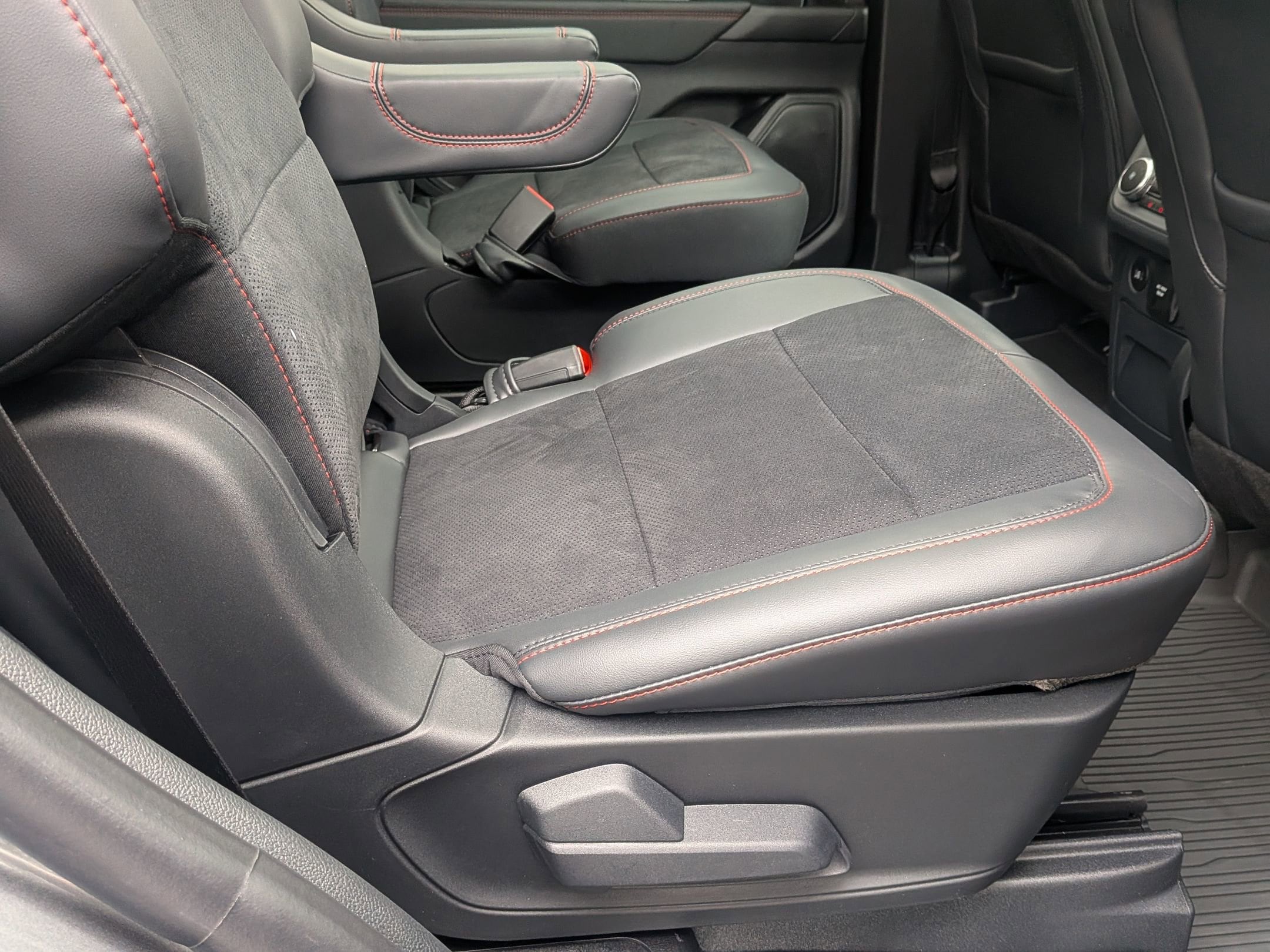 2025 FORD EXPLORER - Image 26