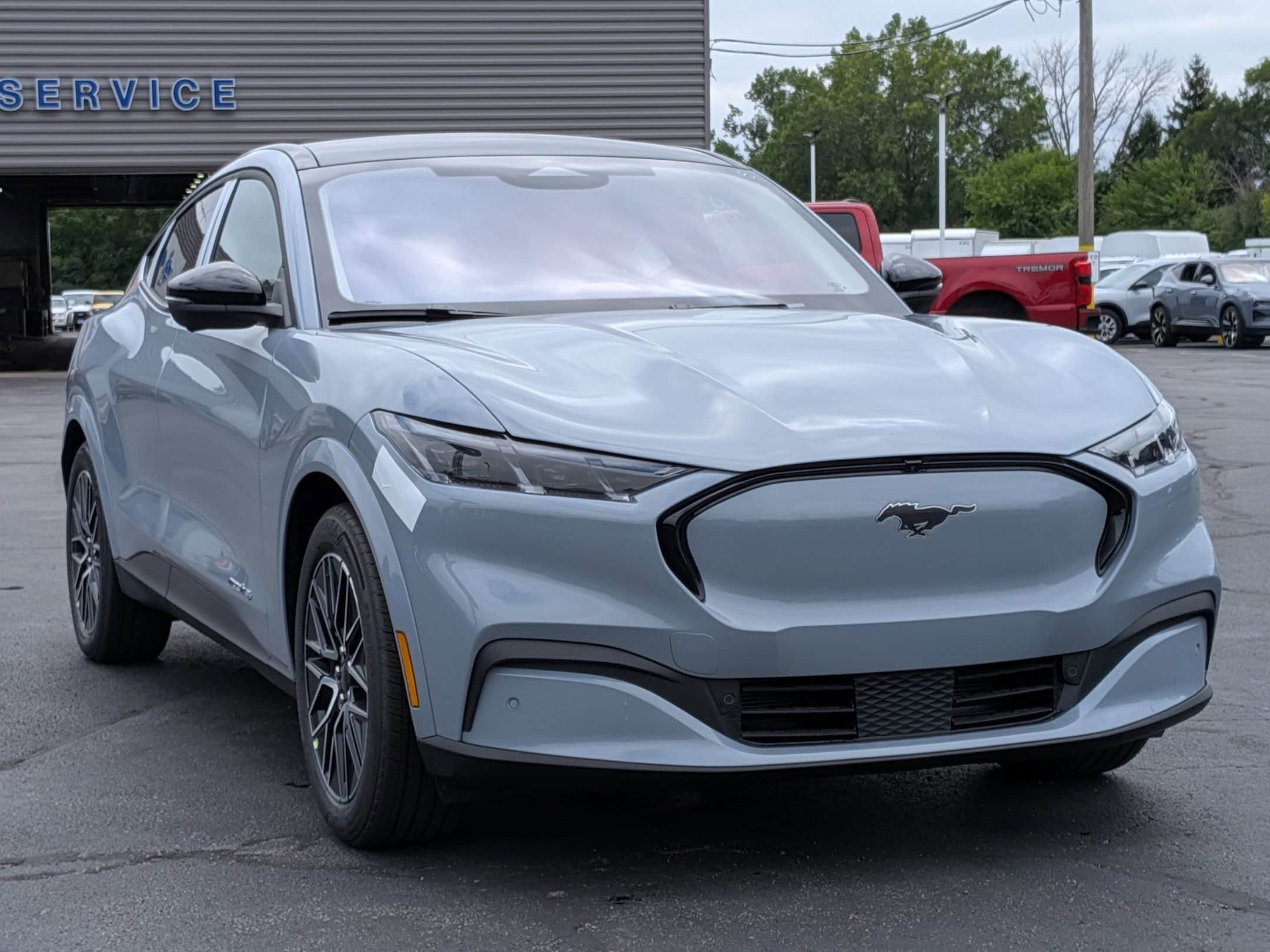 2025 FORD MUSTANG MACH-E - Image 3
