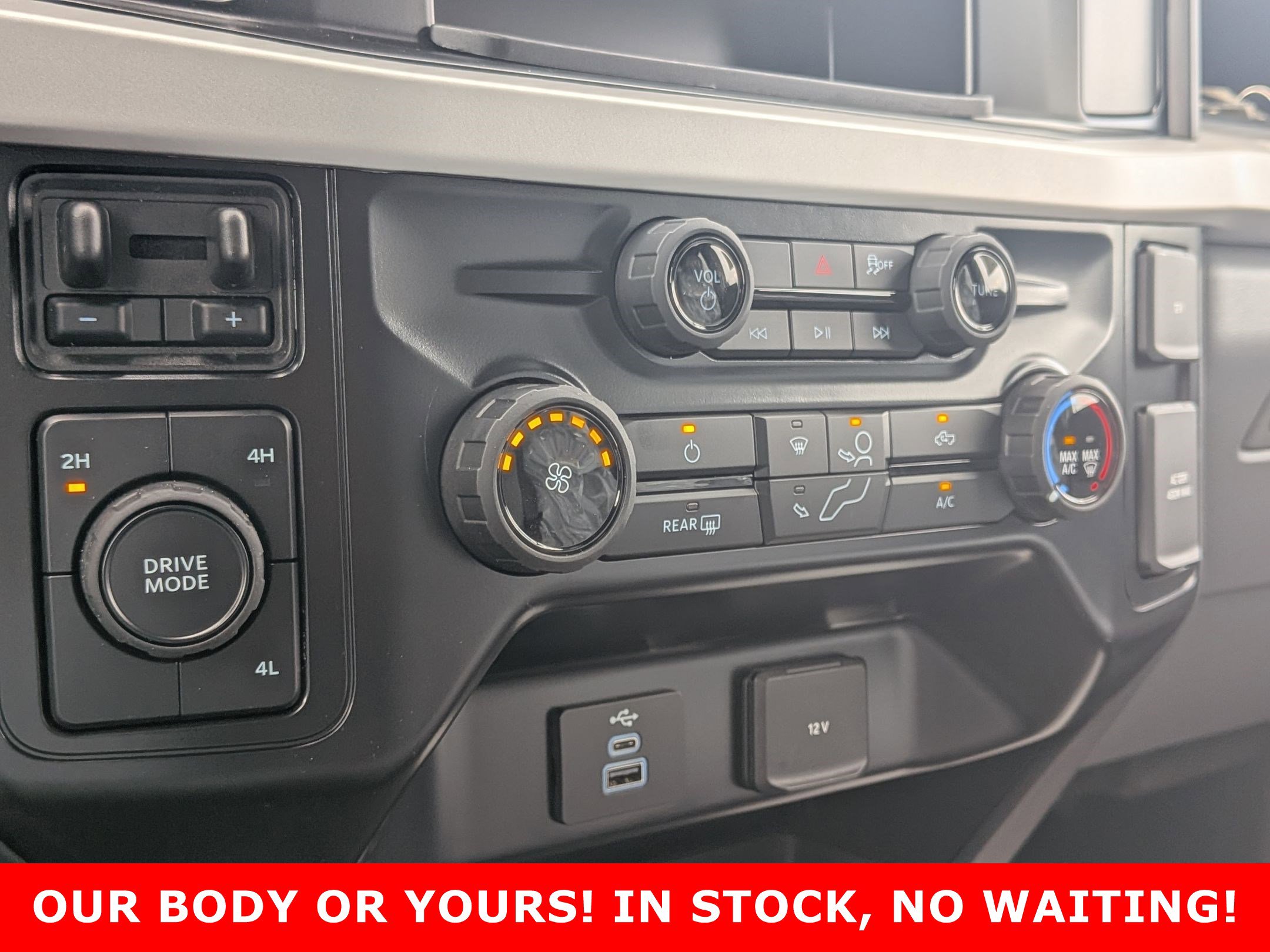 2025 FORD F-450 - Image 16