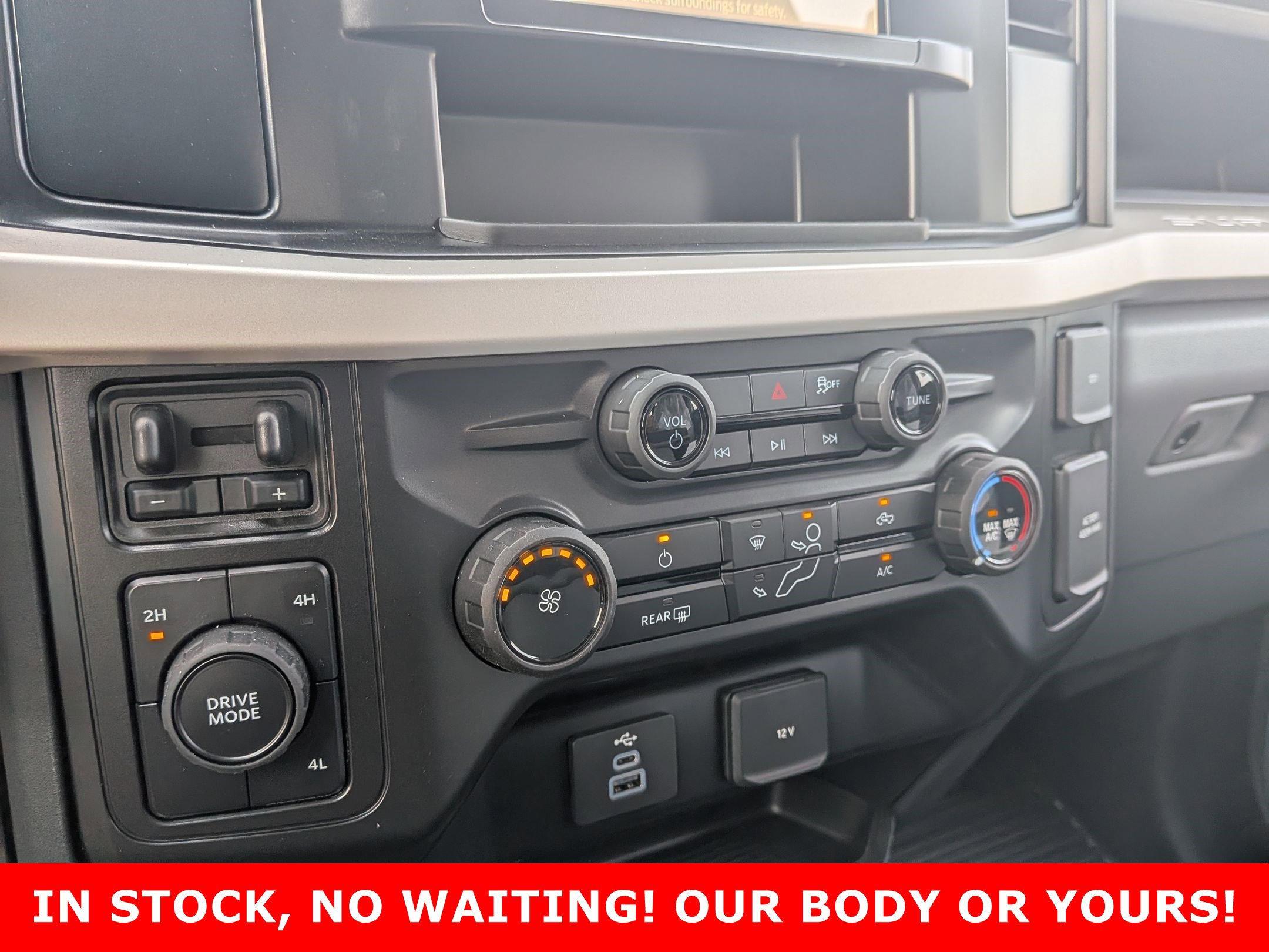 2025 FORD F-450 - Image 15