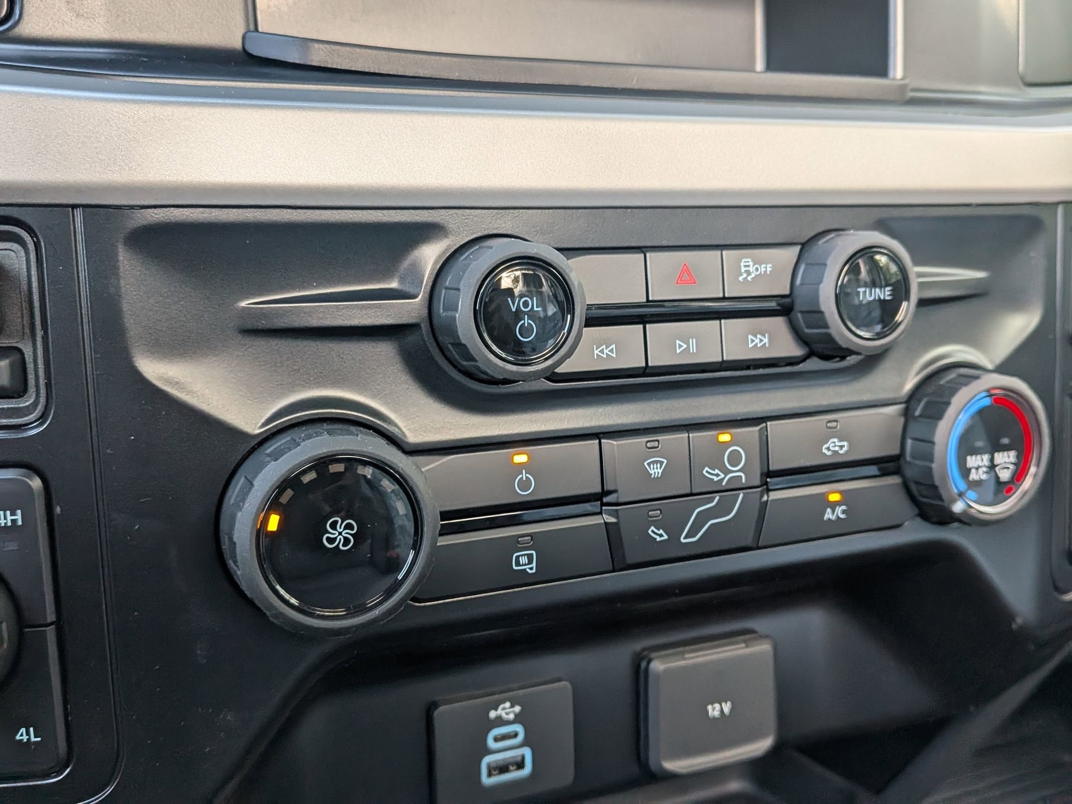 2026 FORD F-350 - Image 18