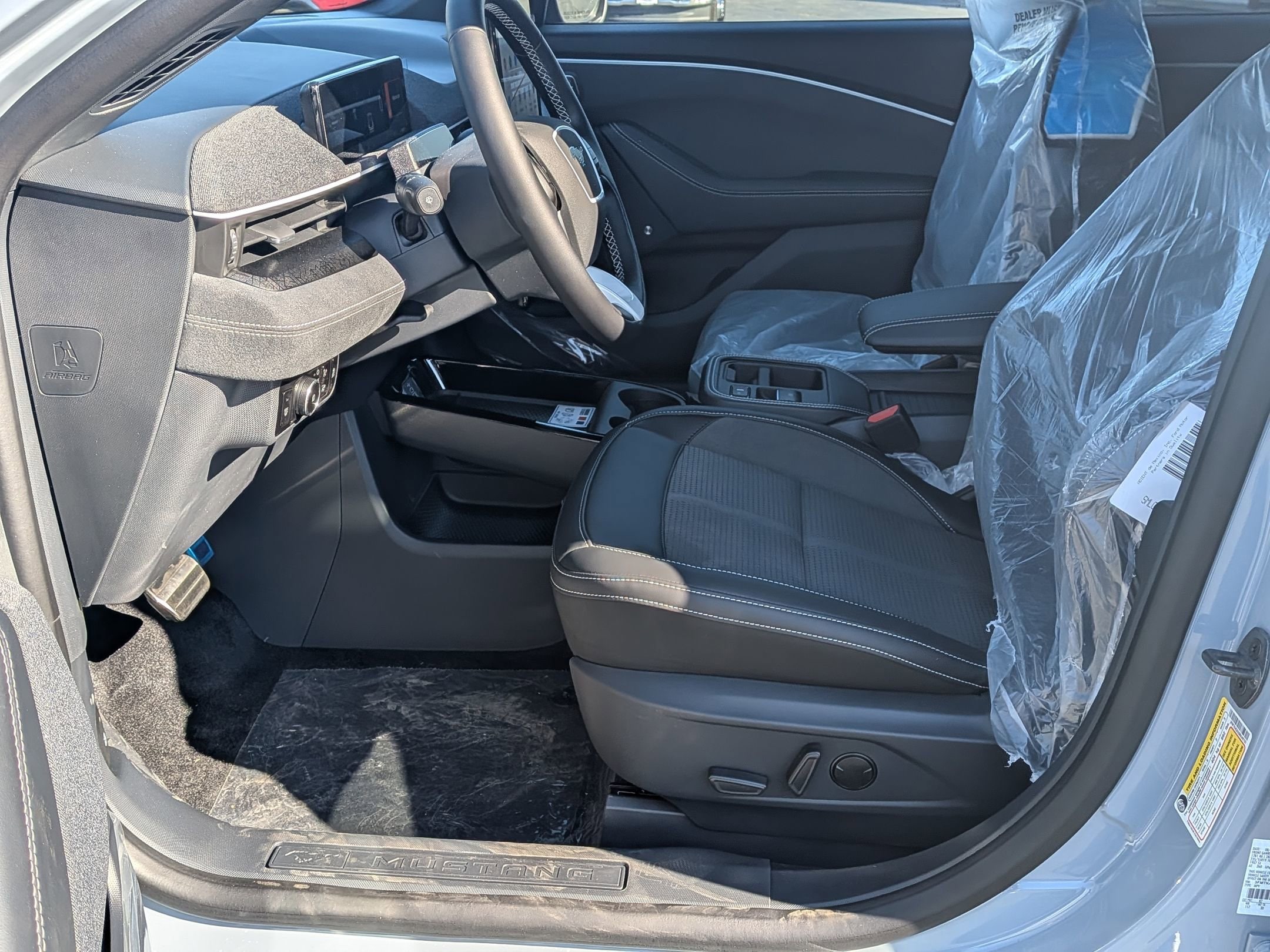 2025 FORD MUSTANG MACH-E - Image 10