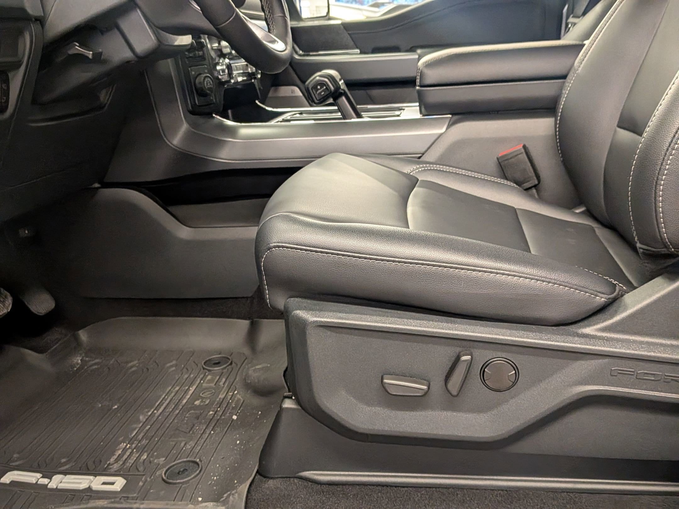 2025 FORD F-150 - Image 11