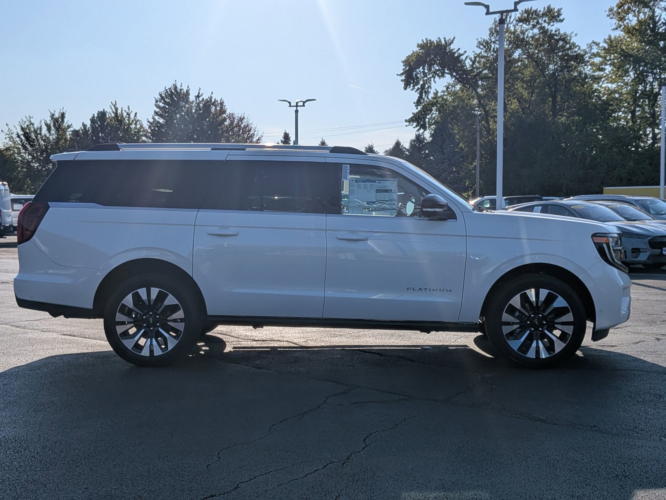 2025 Ford Expedition MAX Platinum photo 4