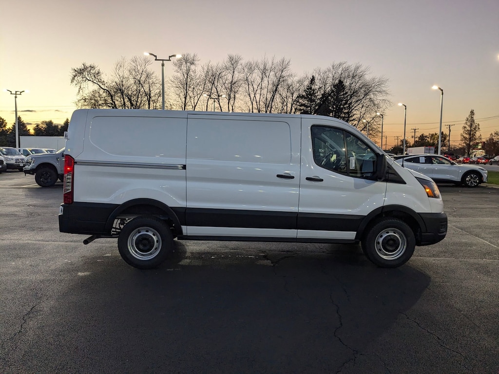 New 2024 Ford Transit T-250 148 Low Rf 9070 GVWR RWD T-250 148 Low Rf 9070 GVWR RWD