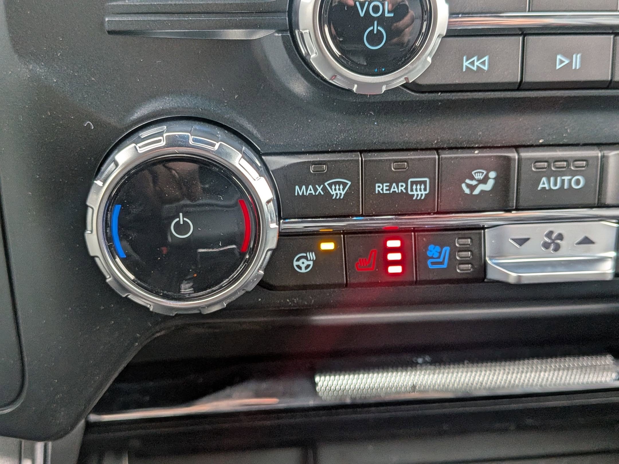 2025 FORD F-150 - Image 20