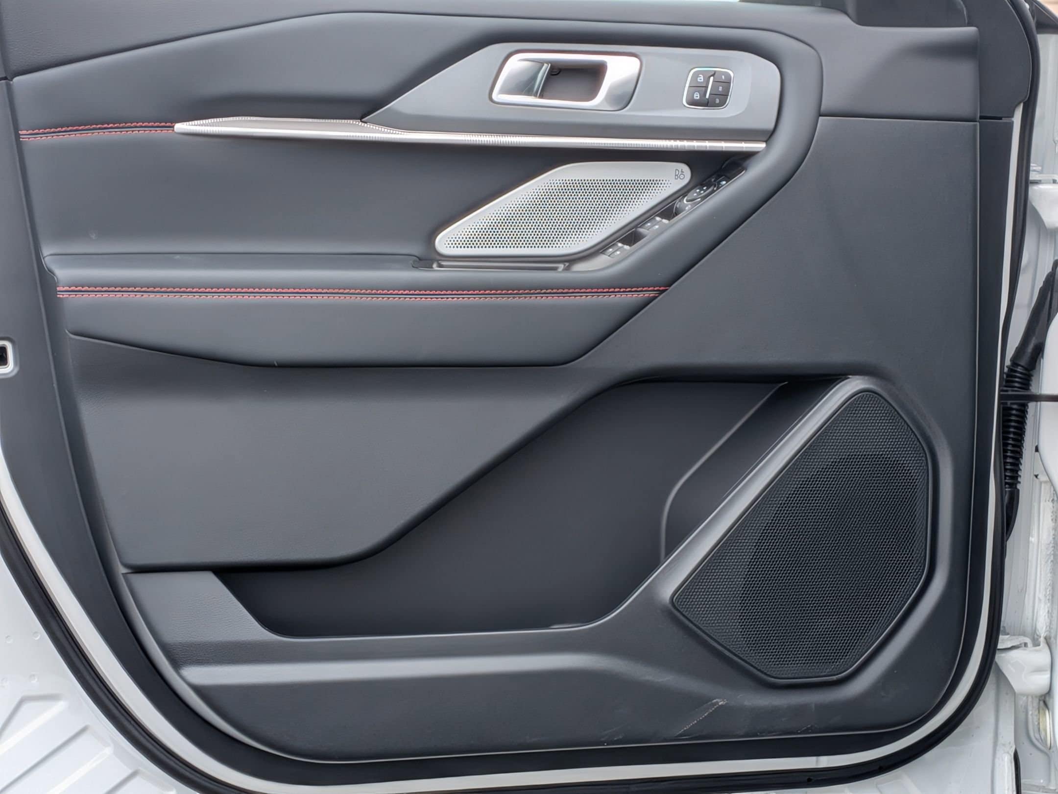 2026 FORD EXPLORER - Image 12