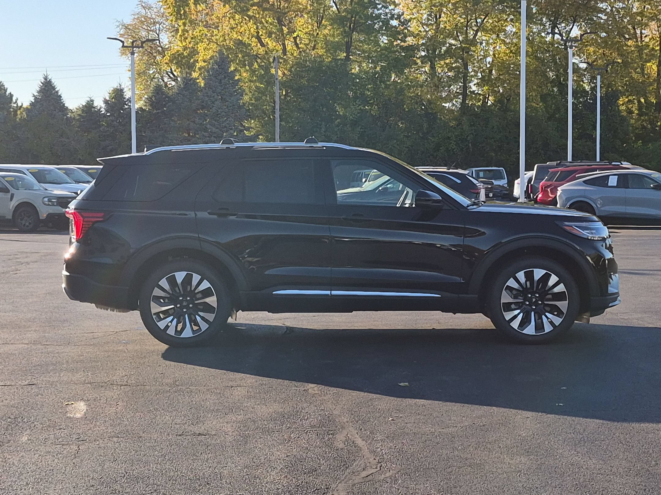 New 2027 Ford Explorer Platinum 4WD Platinum 4WD