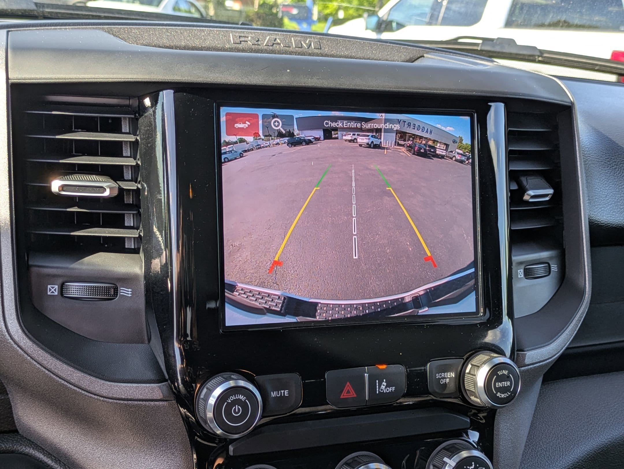 2025 RAM 1500 - Image 16