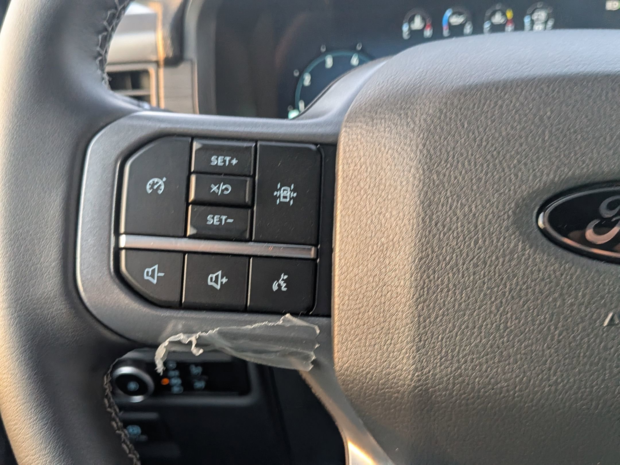 2025 FORD F-150 - Image 14