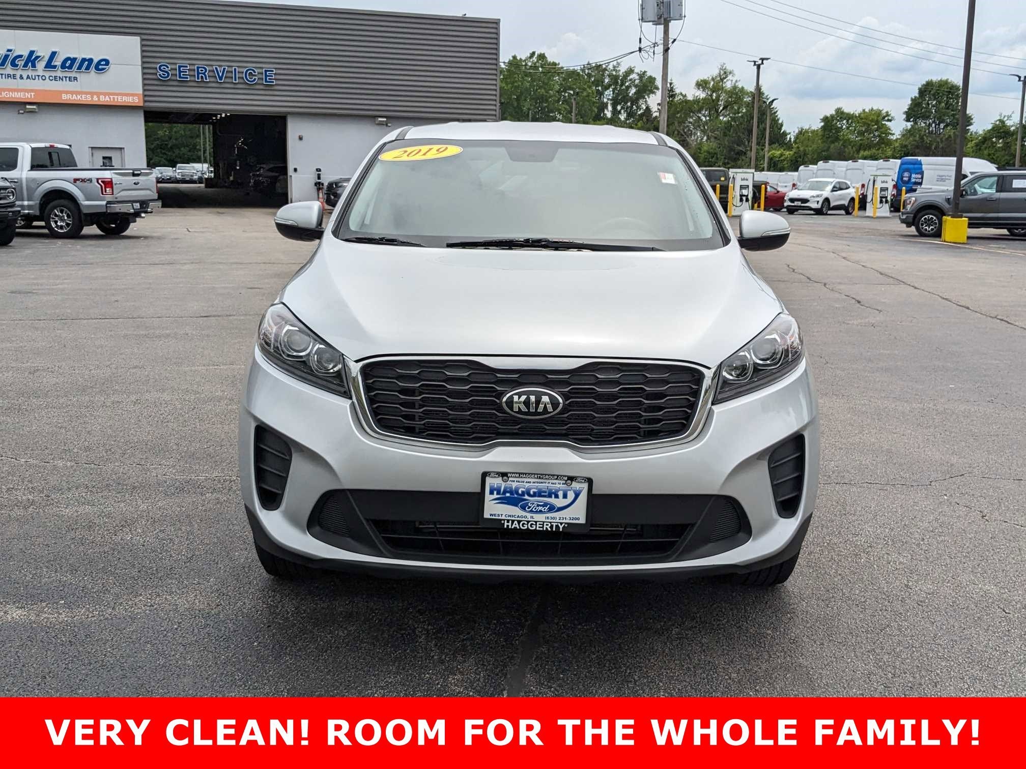 Used 2019 Kia Sorento L with VIN 5XYPG4A3XKG452268 for sale in West Chicago, IL