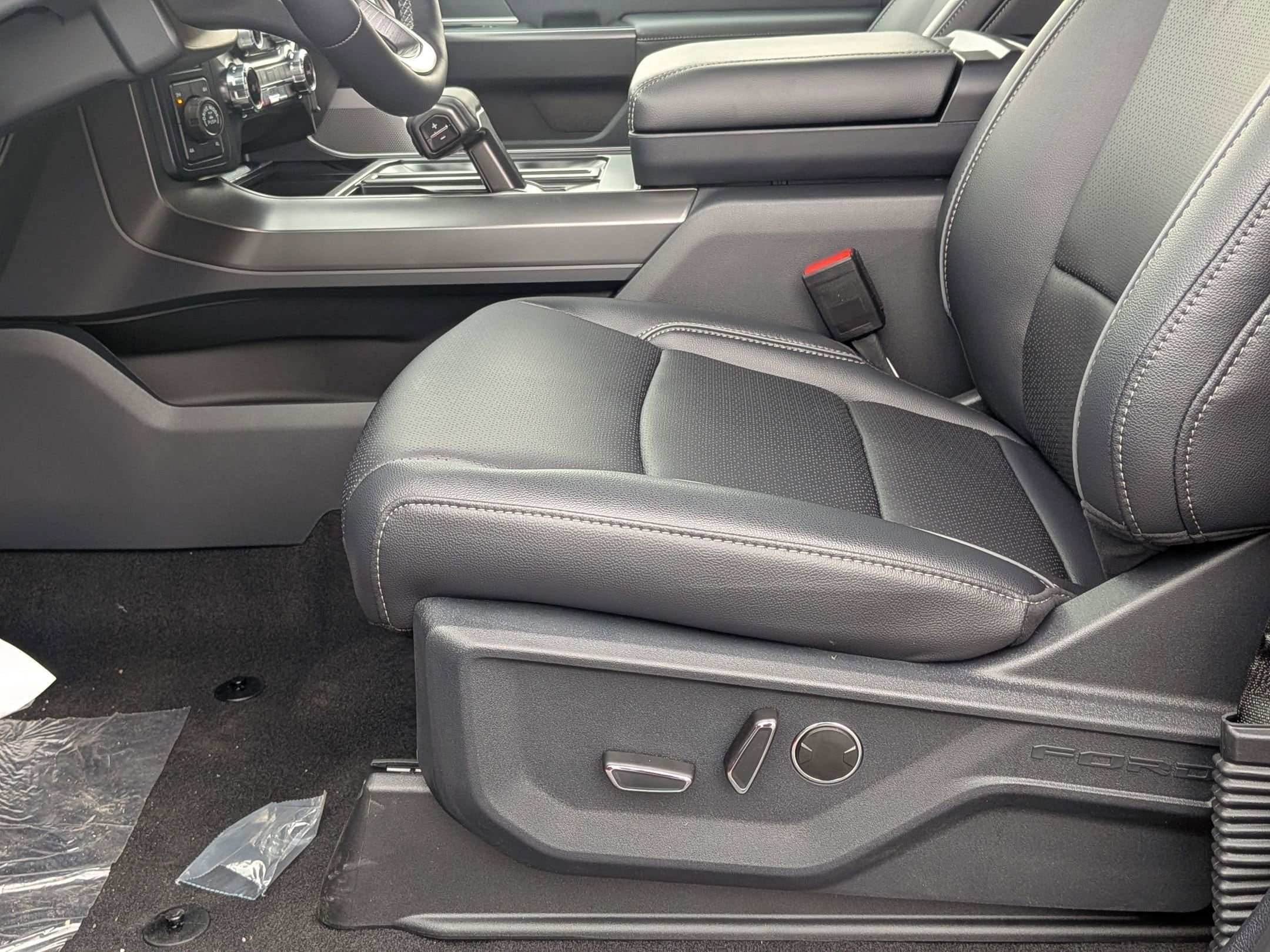 2025 FORD F-150 - Image 11