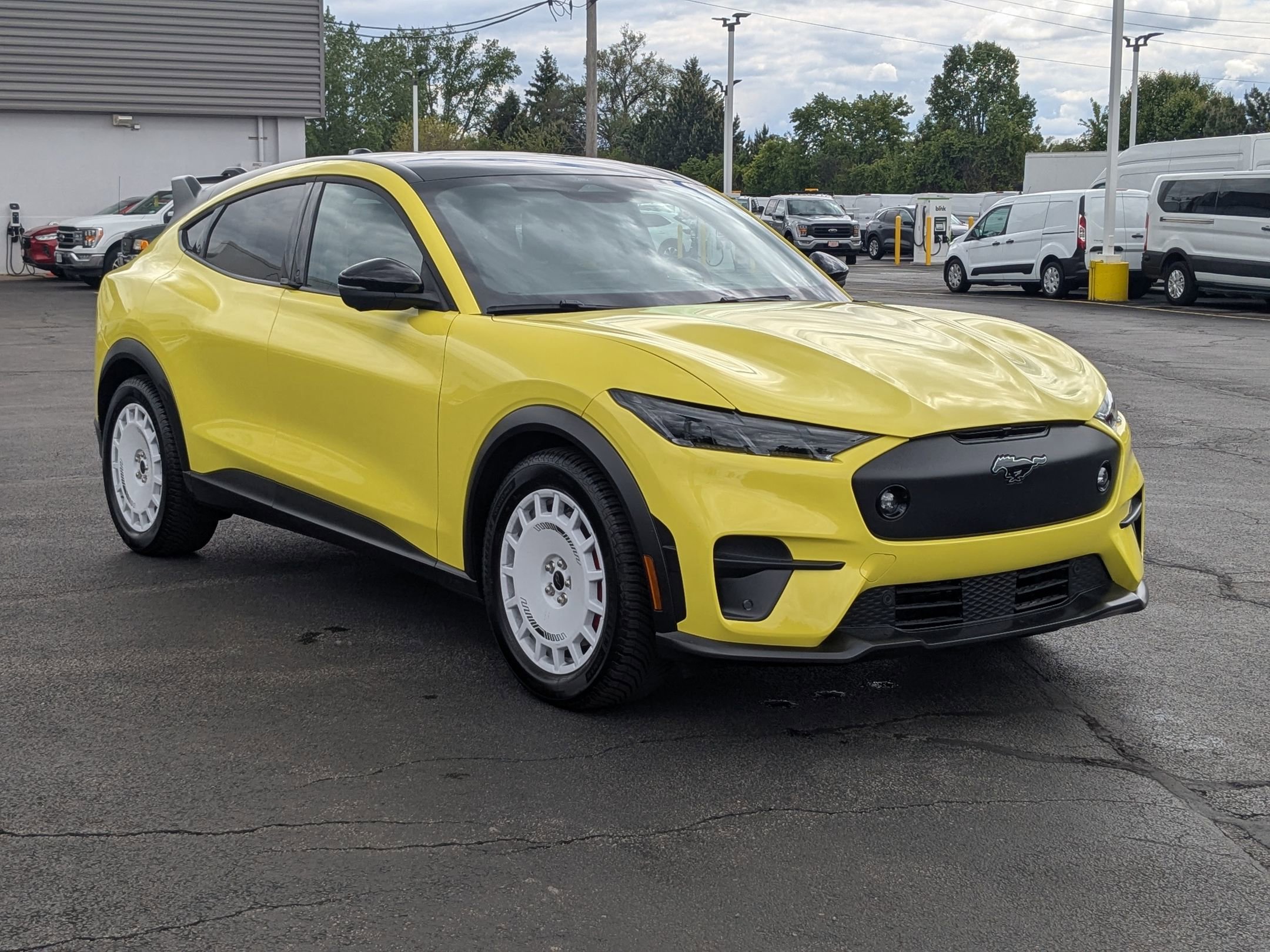 2025 Ford Mustang Mach-E GT photo 3