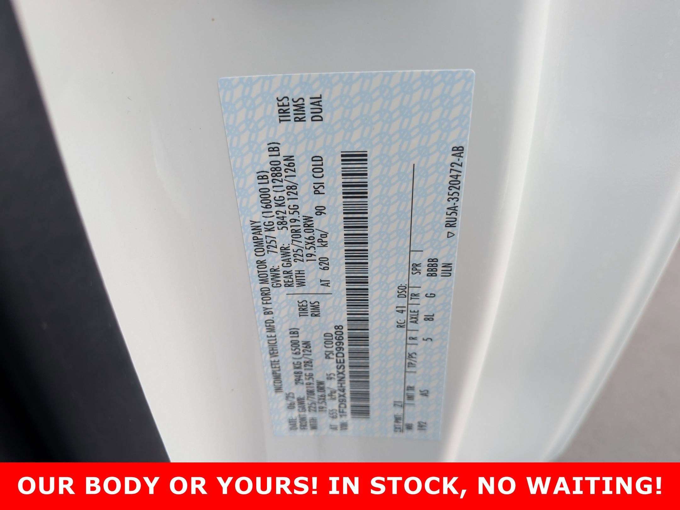 2025 FORD F-450 - Image 21