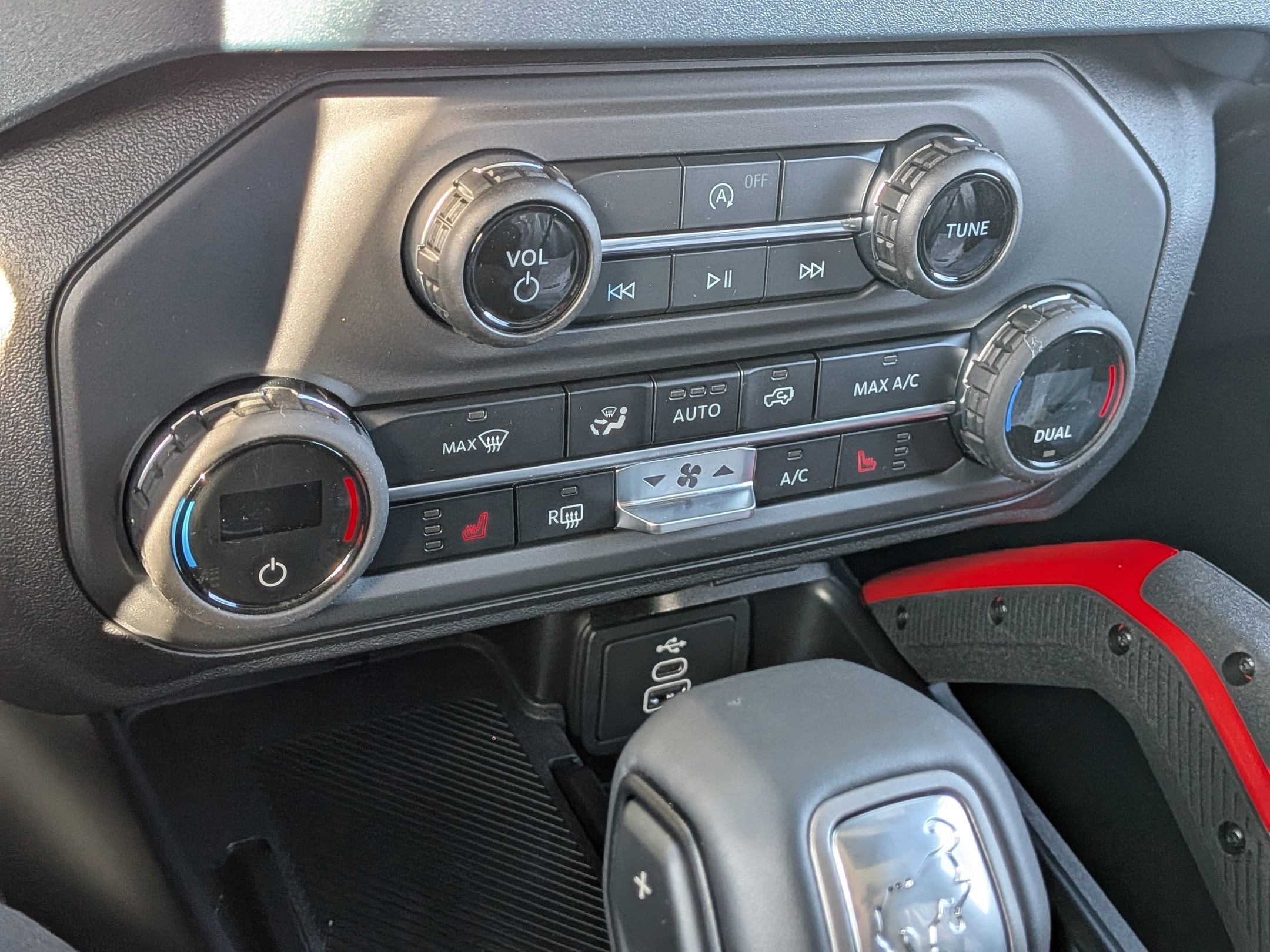 2026 FORD BRONCO - Image 19