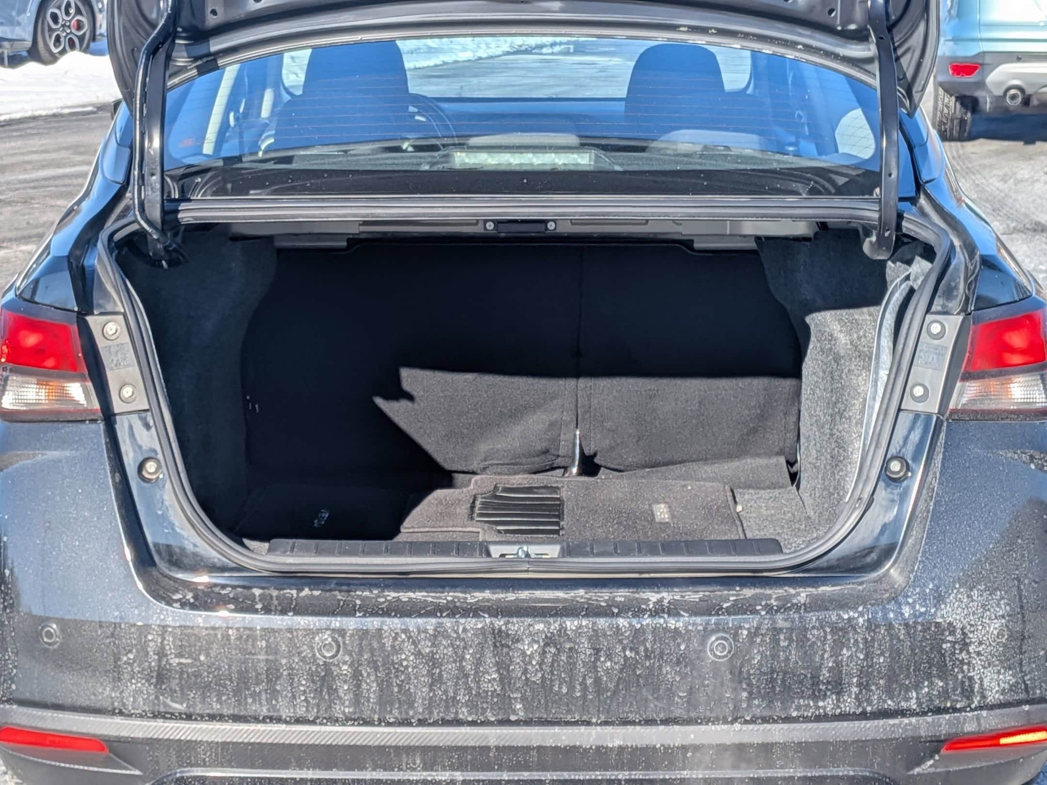 2020 NISSAN VERSA - Image 24