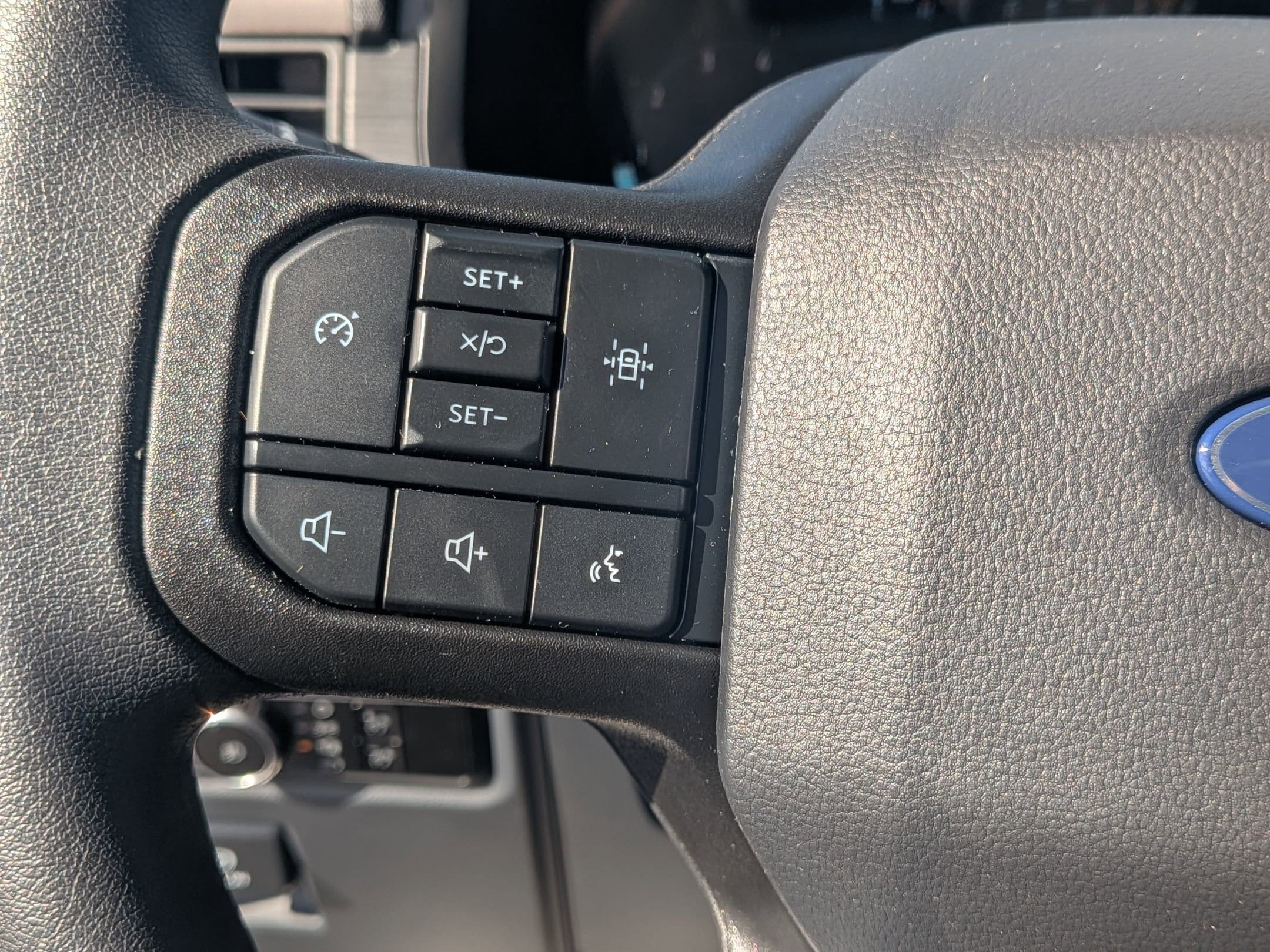 2025 FORD F-150 - Image 14