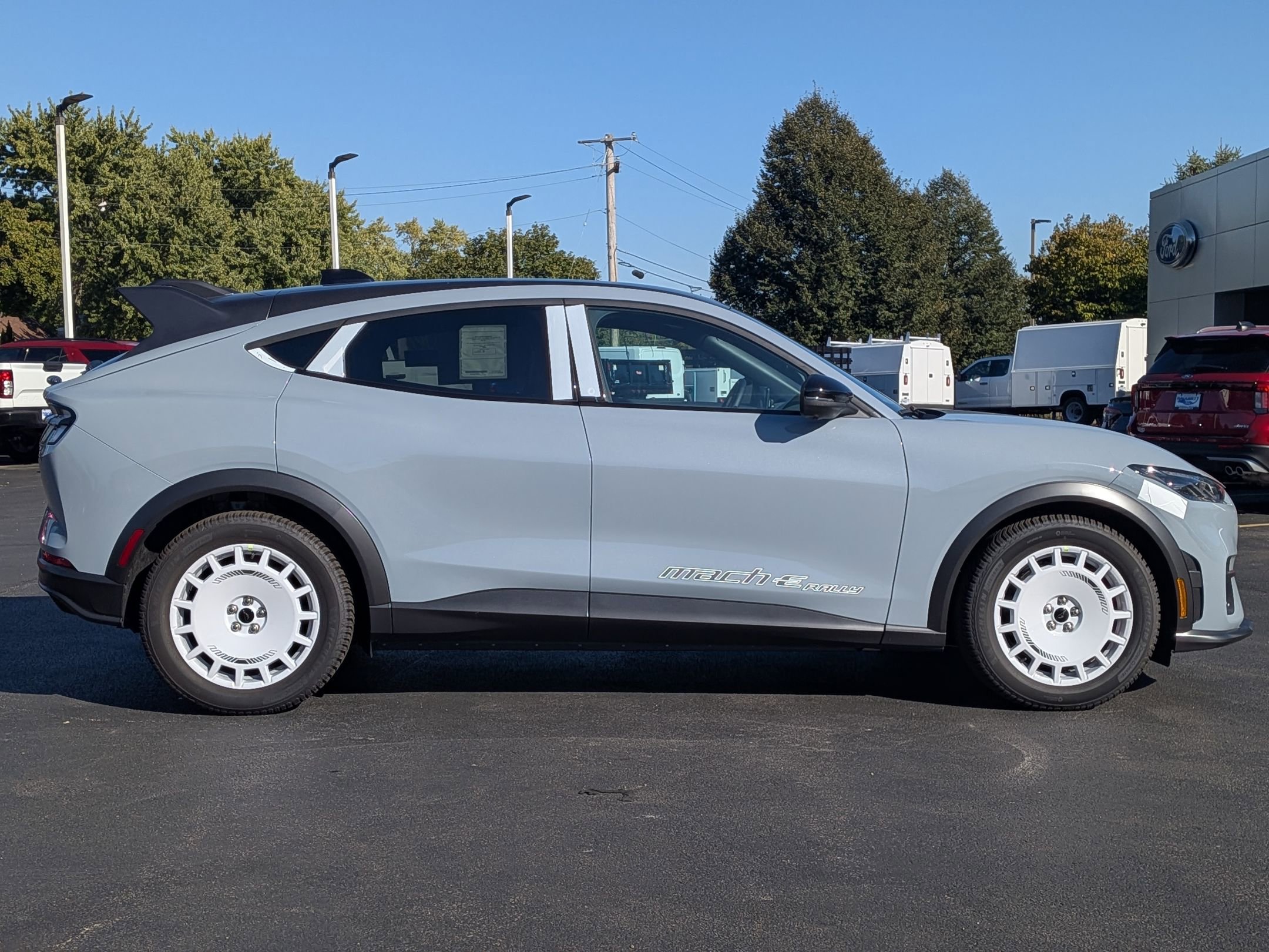 2025 Ford Mustang Mach-E GT photo 4