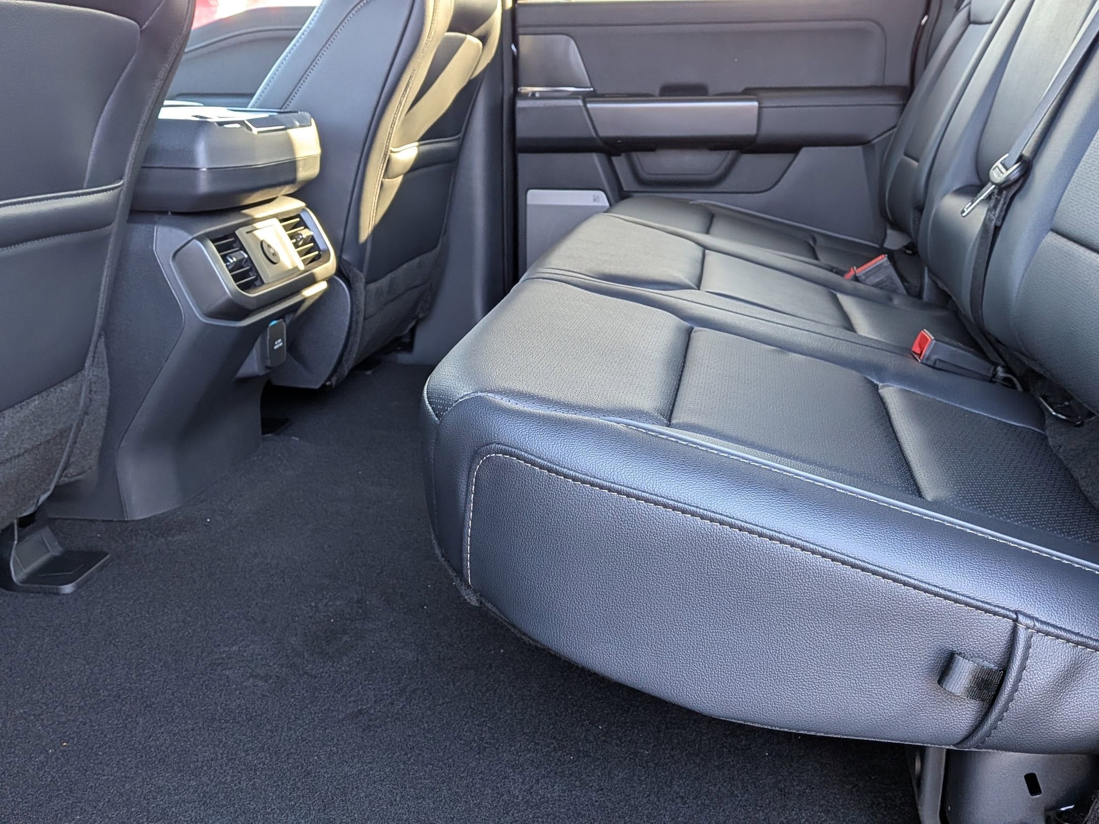 2025 FORD F-150 - Image 23