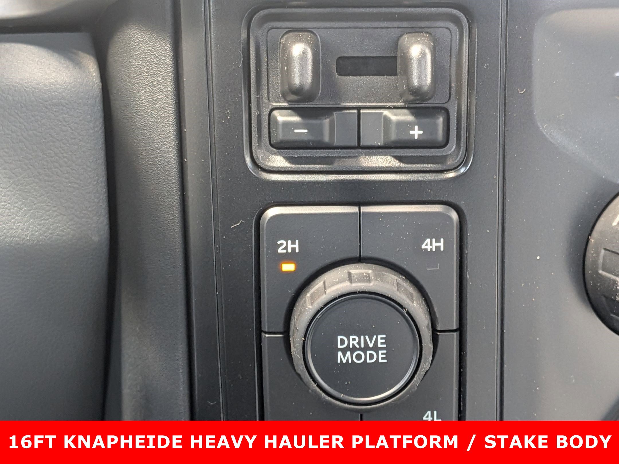 2025 FORD F-550 - Image 17