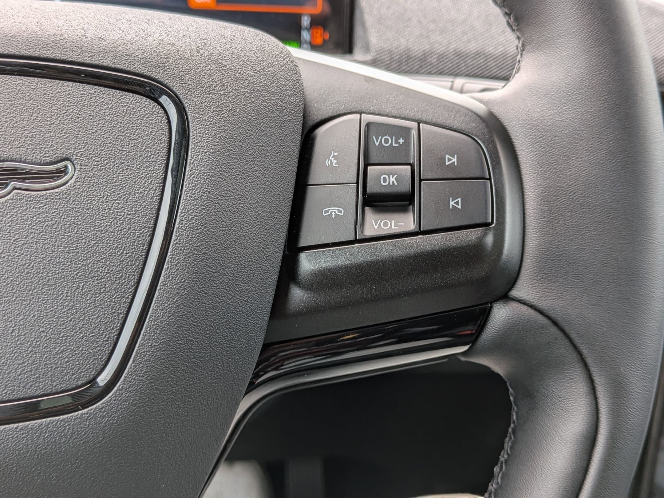 2025 FORD MUSTANG MACH-E - Image 16