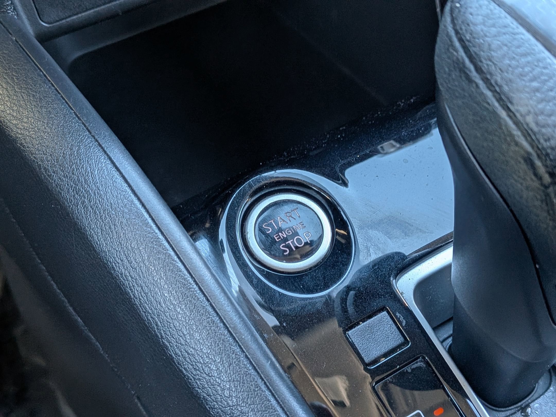 2020 NISSAN VERSA - Image 16