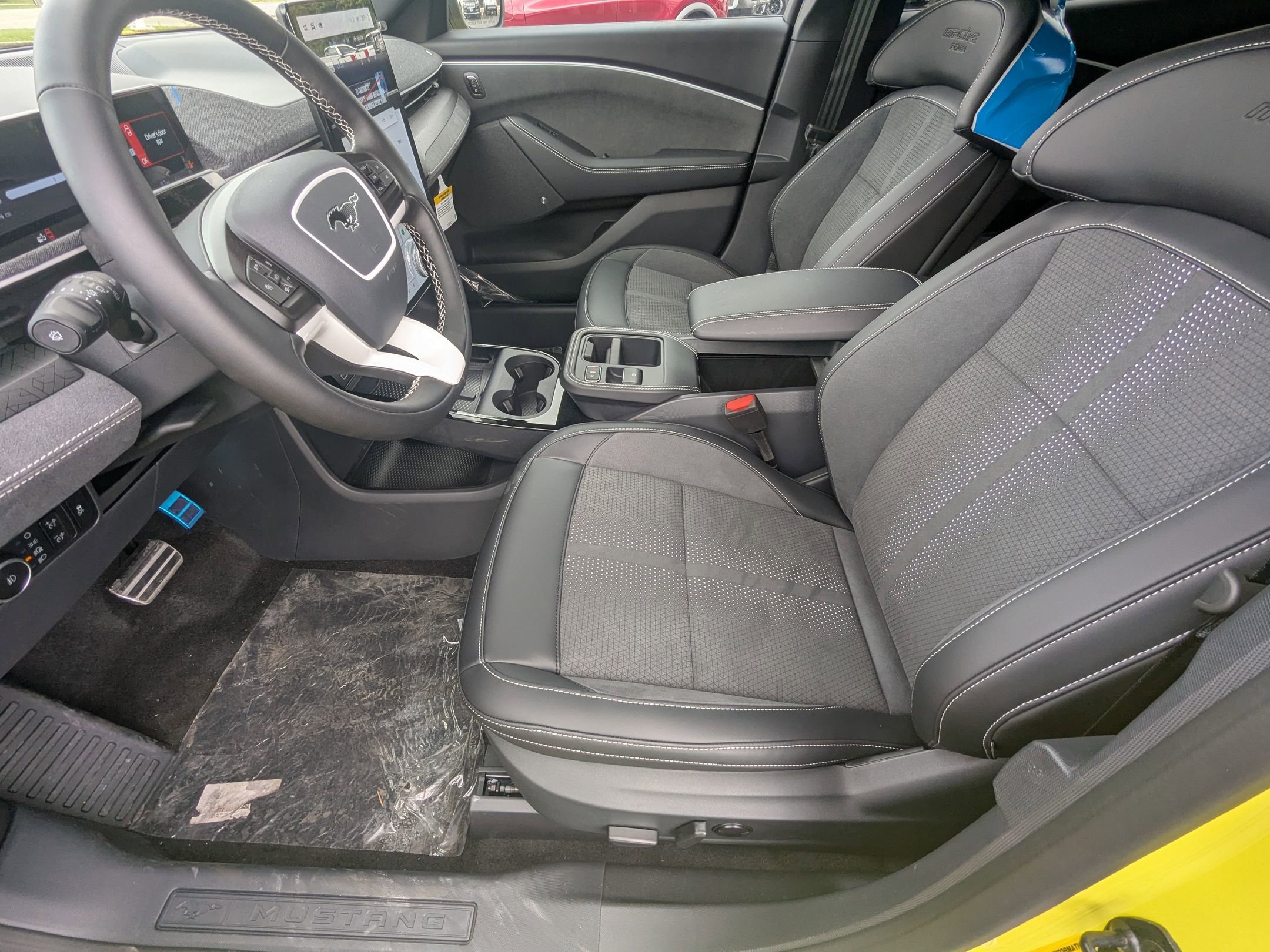 2025 FORD MUSTANG MACH-E - Image 11