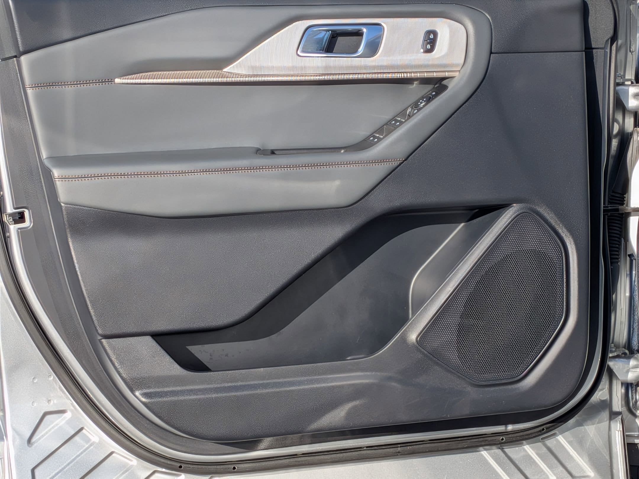 2025 FORD EXPLORER - Image 13