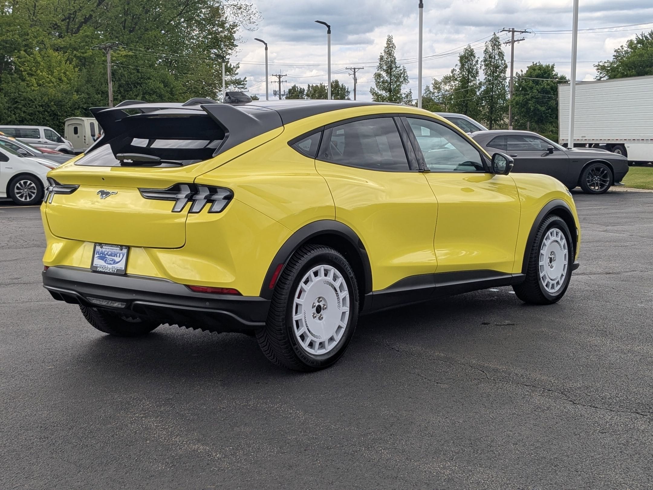 2025 FORD MUSTANG MACH-E - Image 5