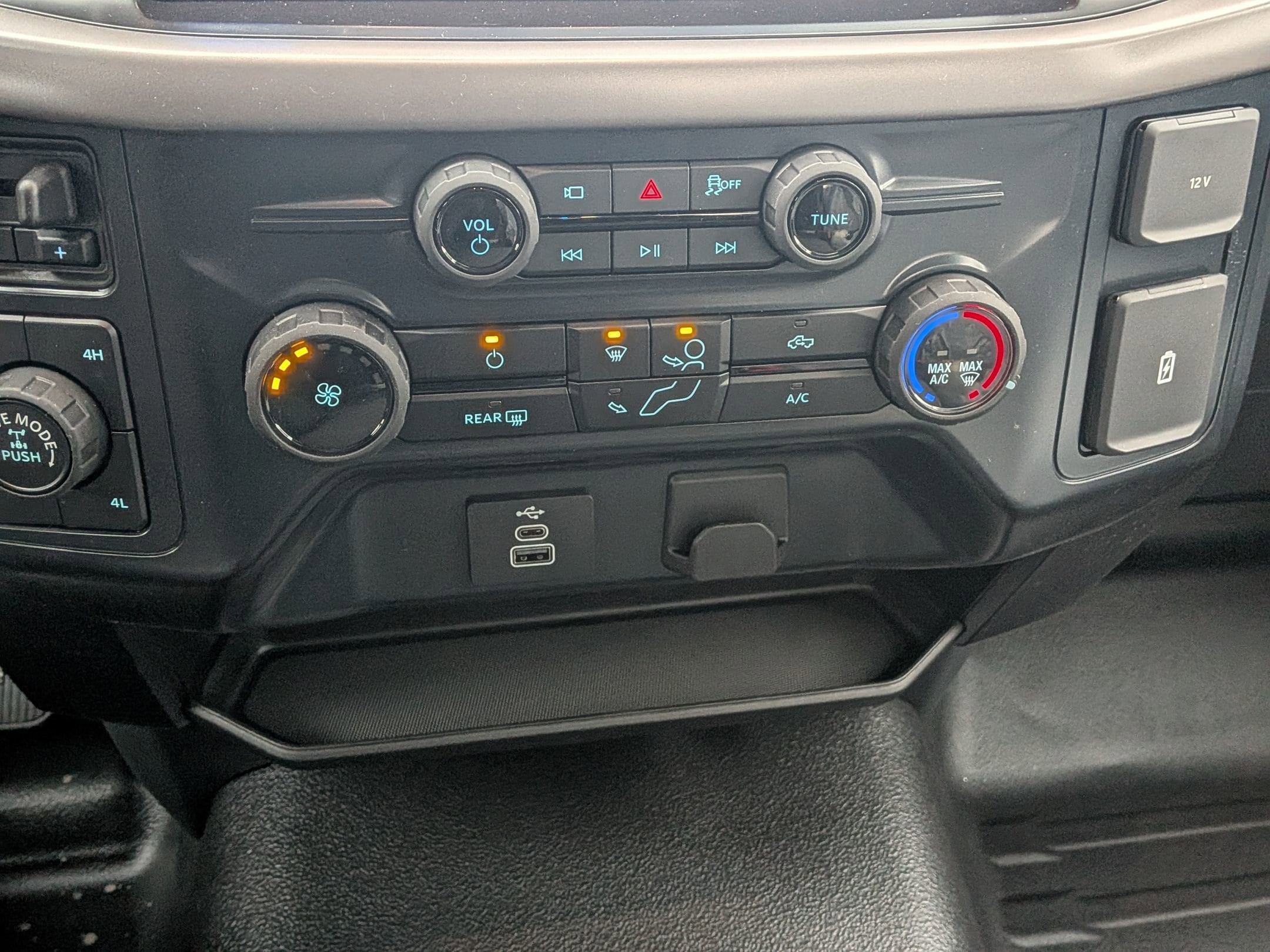 2025 FORD F-150 - Image 22