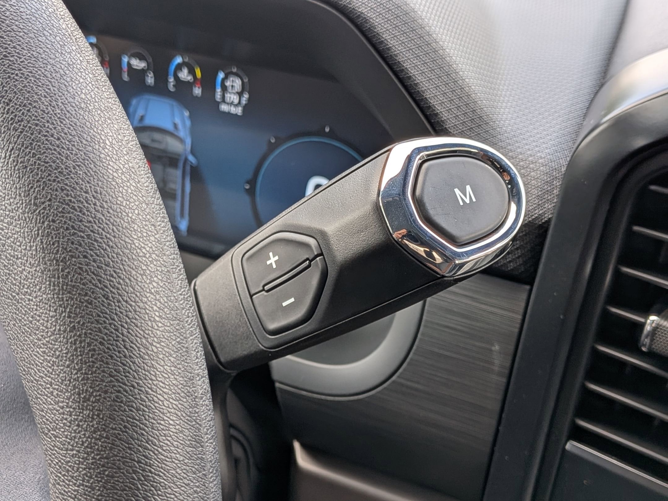 2025 FORD F-150 - Image 16