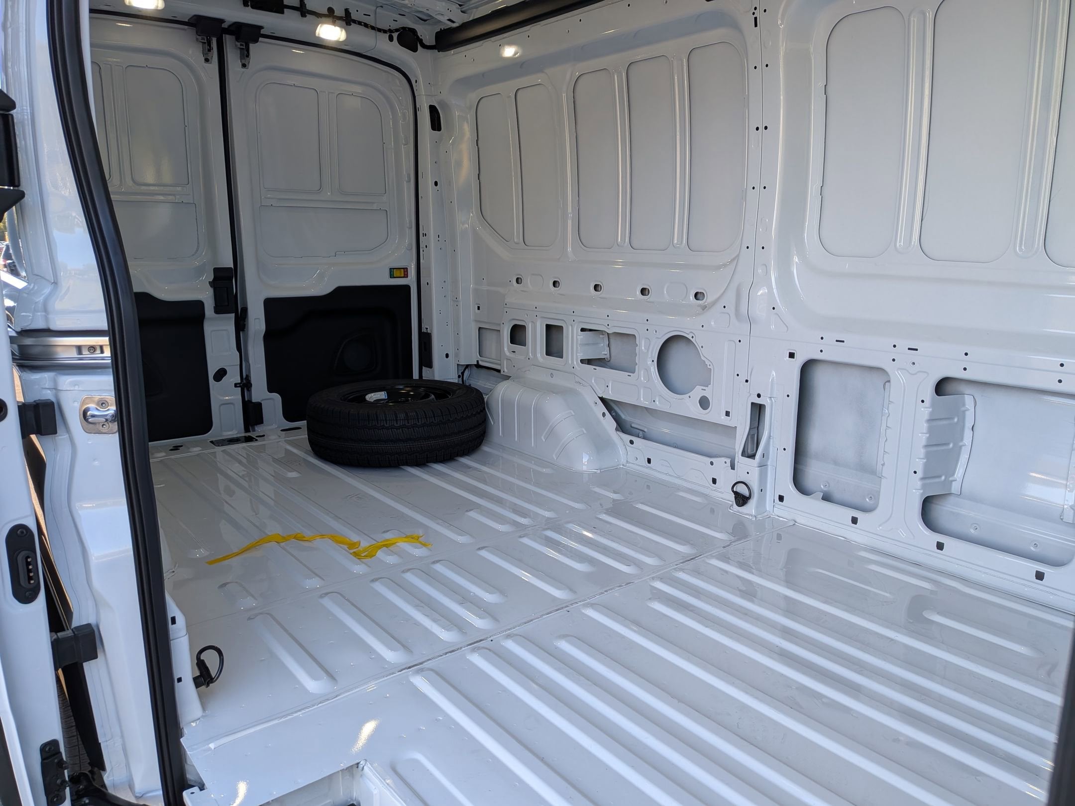 2026 FORD TRANSIT - Image 24