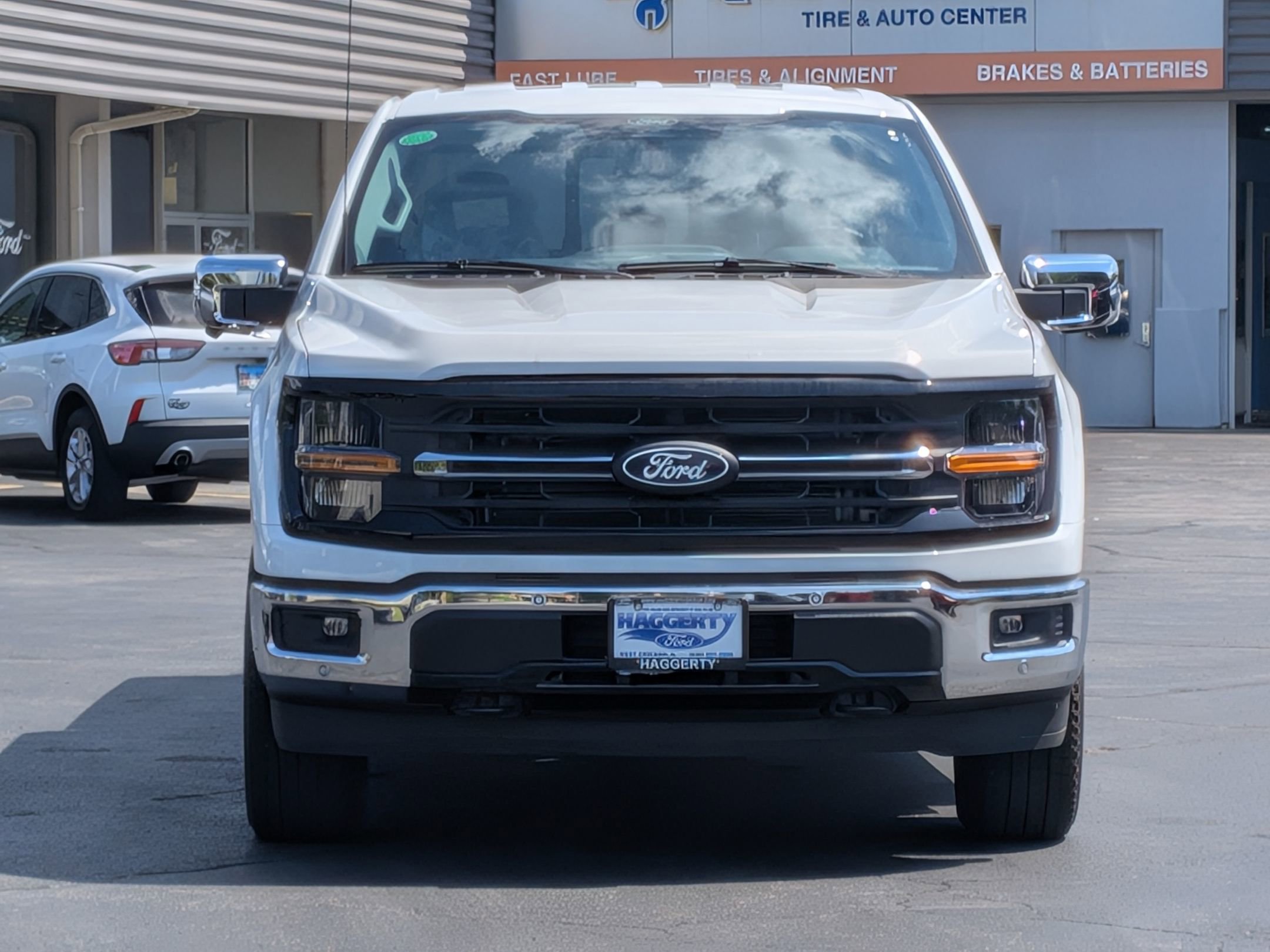 2025 Ford F-150 XLT photo 2