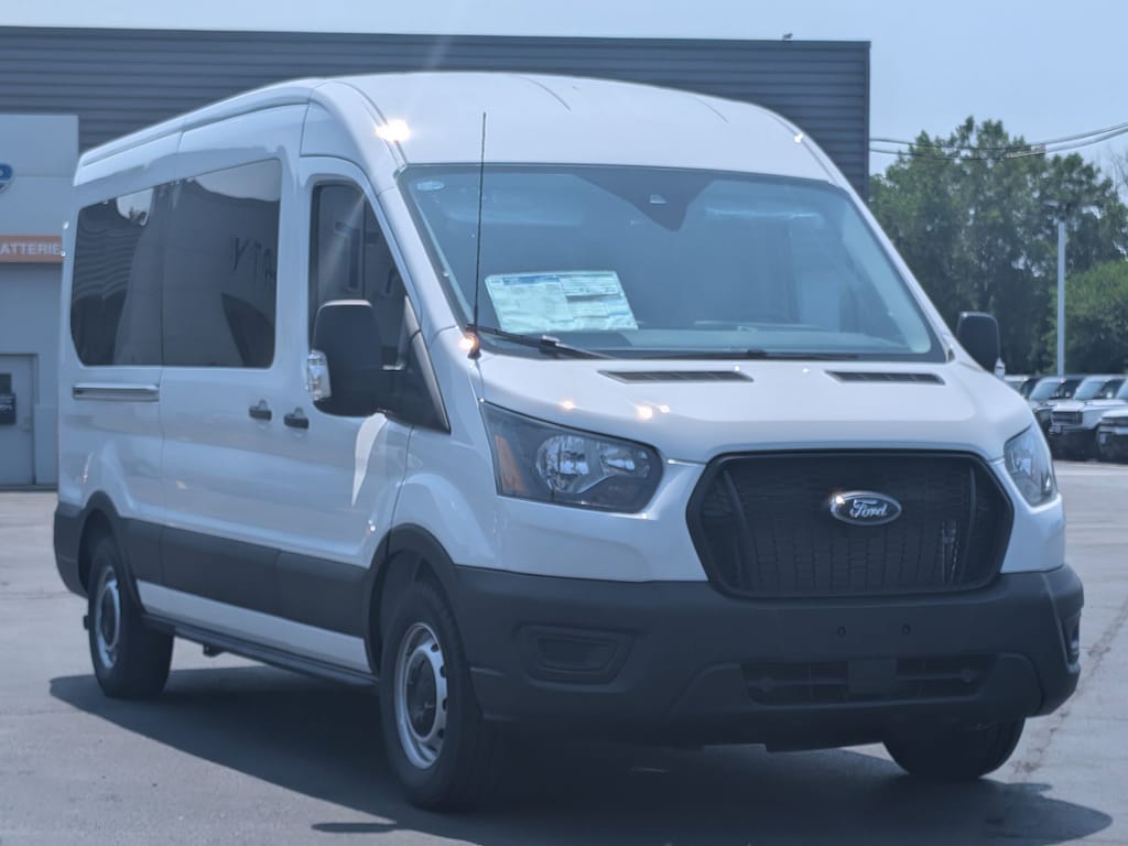 New 2025 Ford Transit Passenger Wagon T-350 148 Med Roof XL RWD T-350 148 Med Roof XL RWD