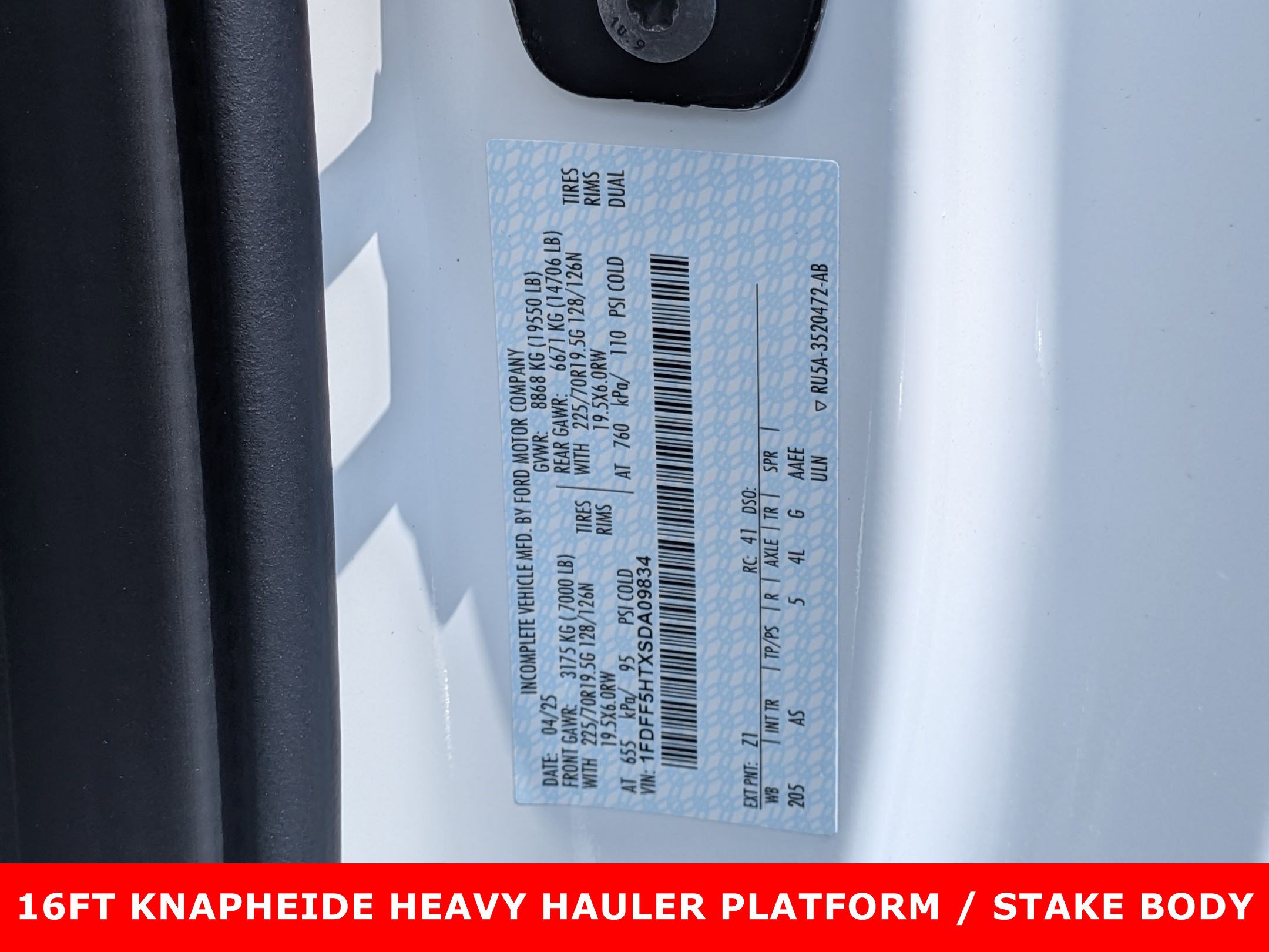 2025 FORD F-550 - Image 24