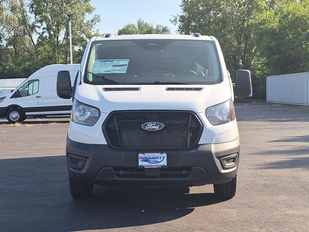 New 2026 Ford Transit Passenger Wagon T-350 148 Low Roof XL RWD VAN