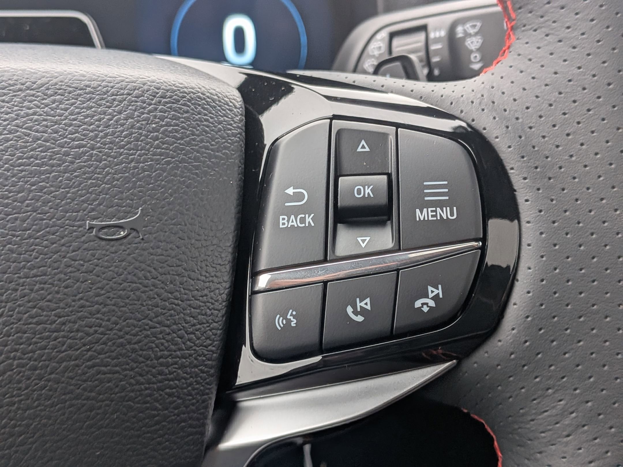 2025 FORD EXPLORER - Image 16