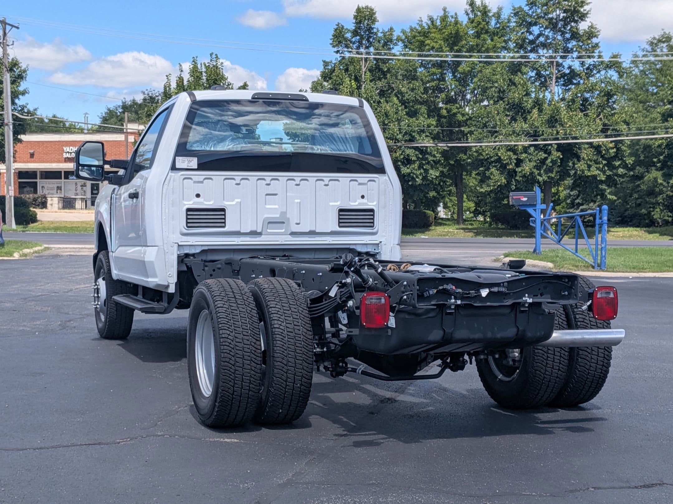 2025 FORD F-350 - Image 7